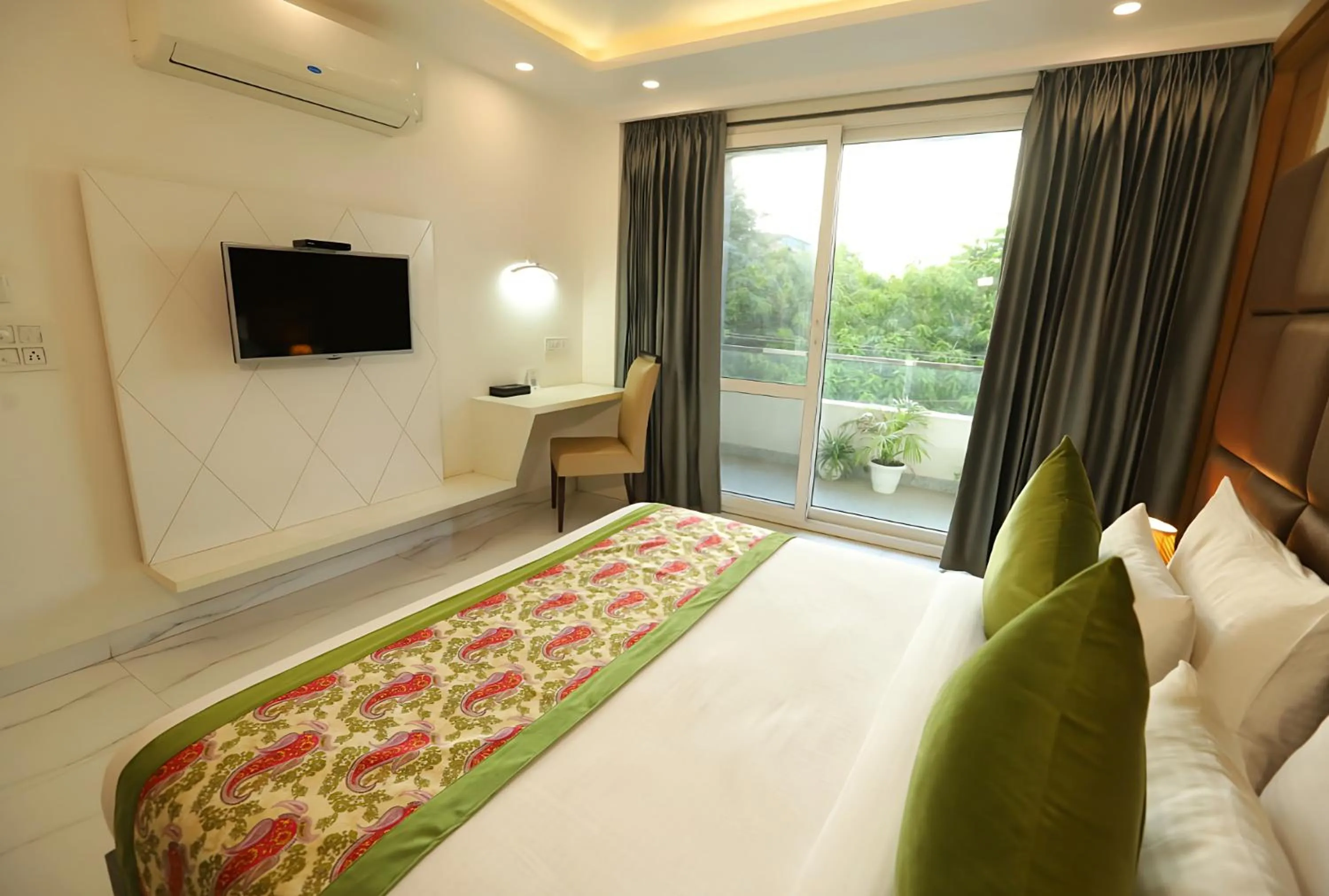 Bed in Hotel Keshav Residency - Medicity Gurugram, near Medanta Hospital