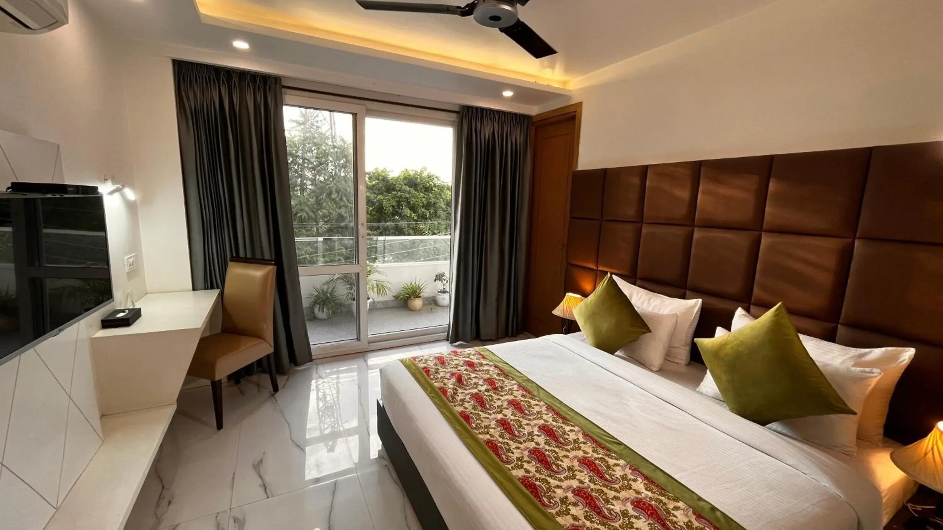Deluxe Double Room in Hotel Keshav Residency - Medicity Gurugram, near Medanta Hospital, Pure Vegetarian Deluxe Double Room in Hotel Keshav Residency - Medicity Gurugram, near Medanta Hospital, Pure Vegetarian
