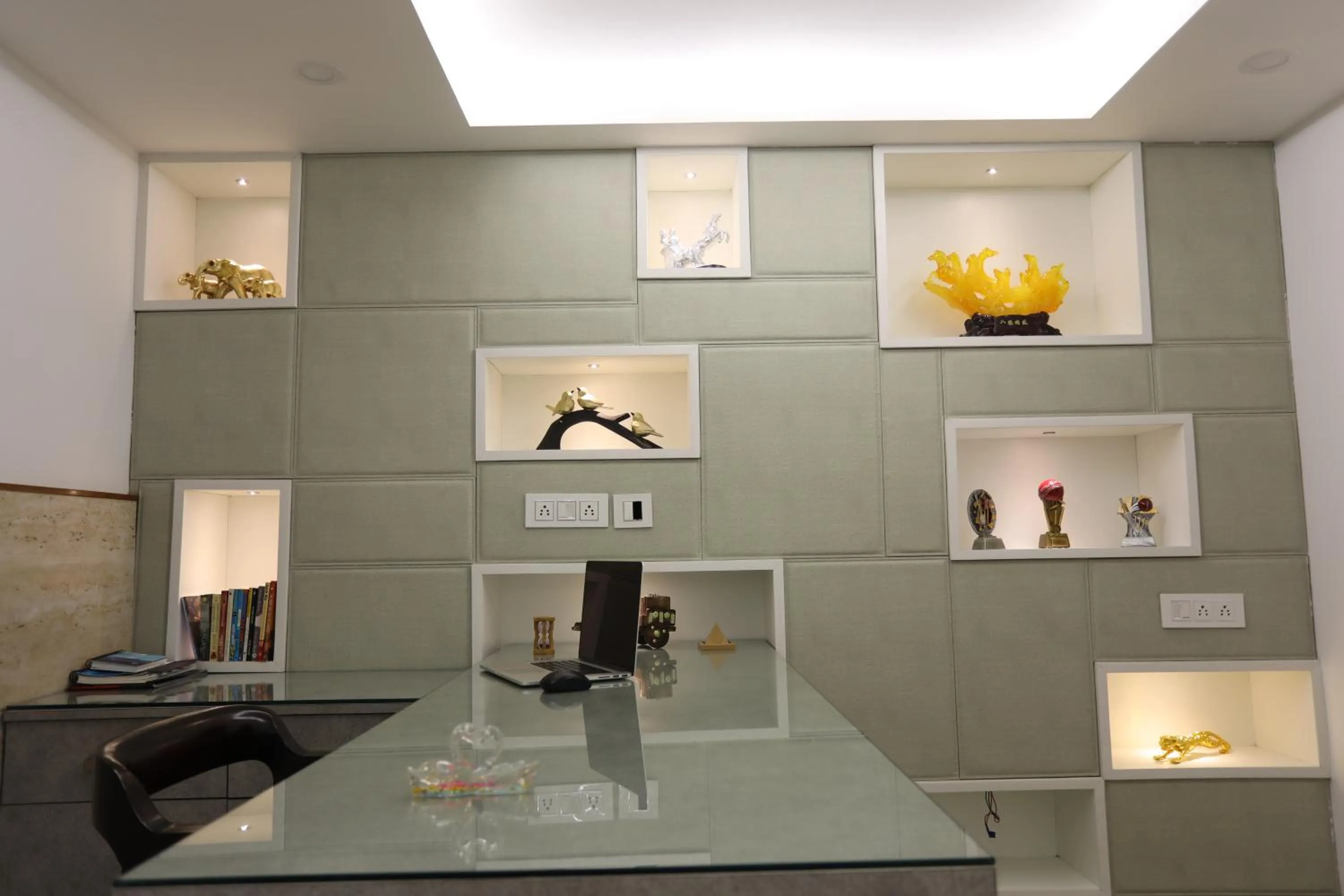 Hotel Keshav Residency - Medicity Gurugram, near Medanta Hospital