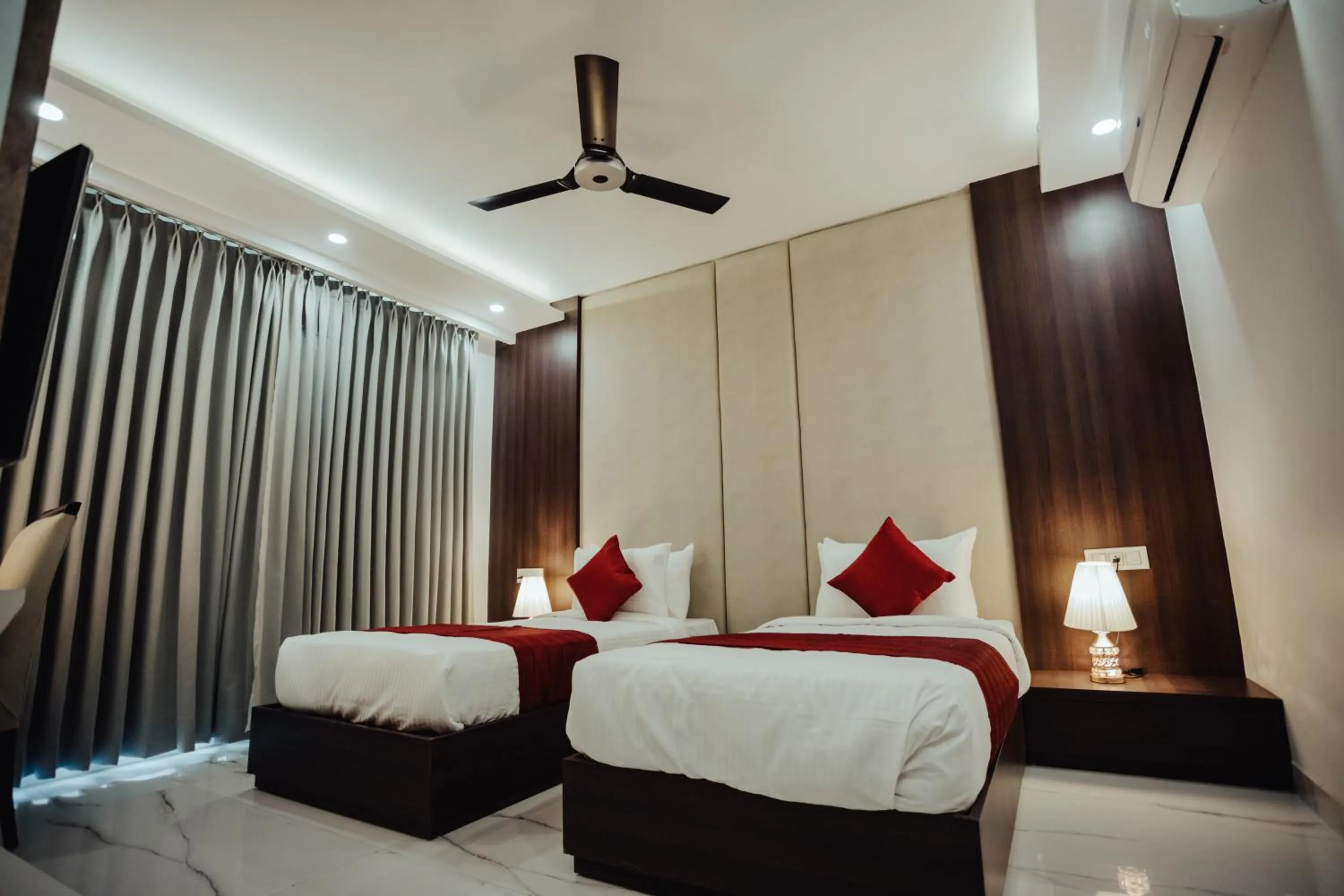 Bed in Hotel Keshav Residency - Medicity Gurugram, near Medanta Hospital