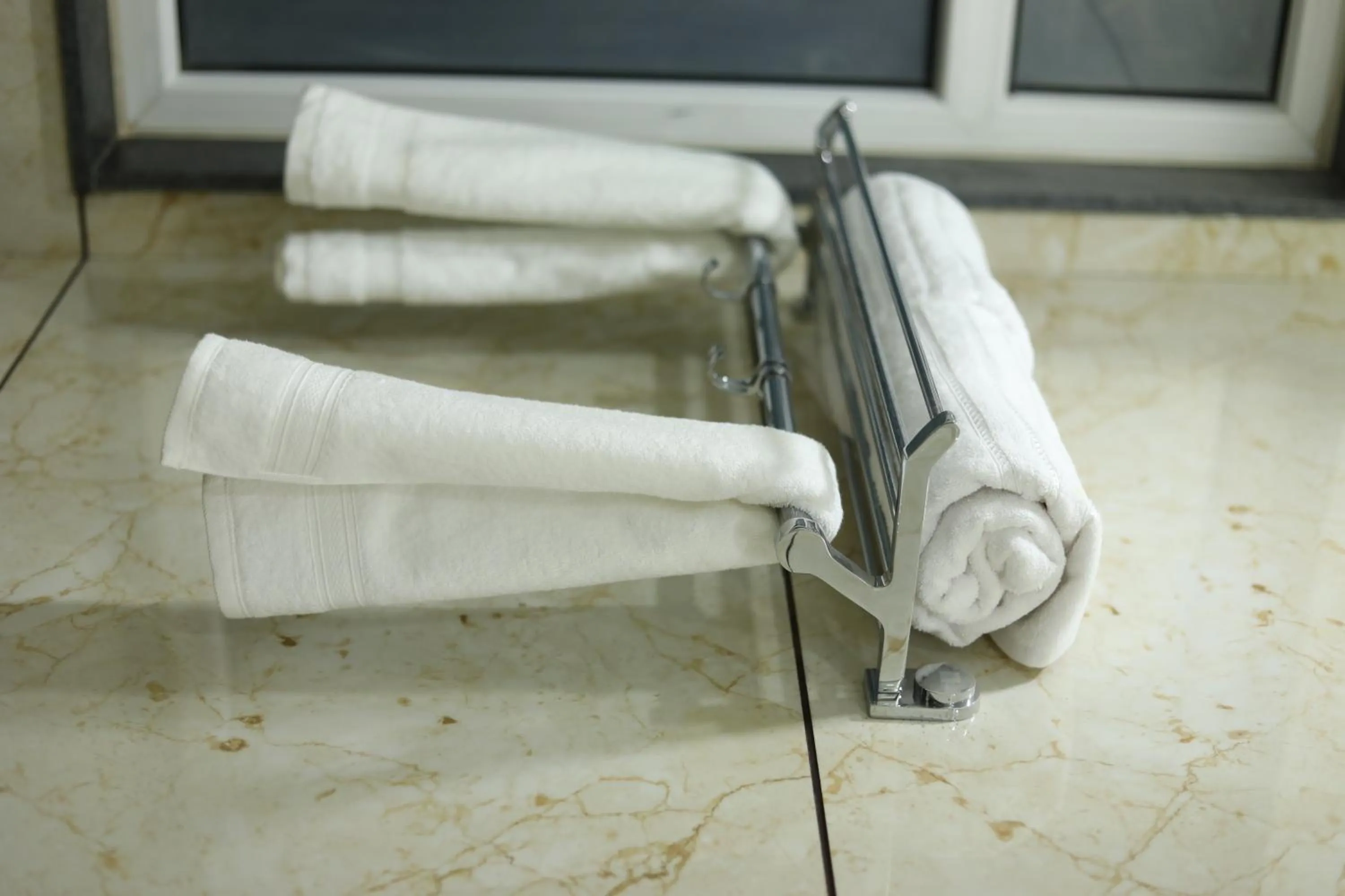 Hotel Keshav Residency - Medicity Gurugram, near Medanta Hospital