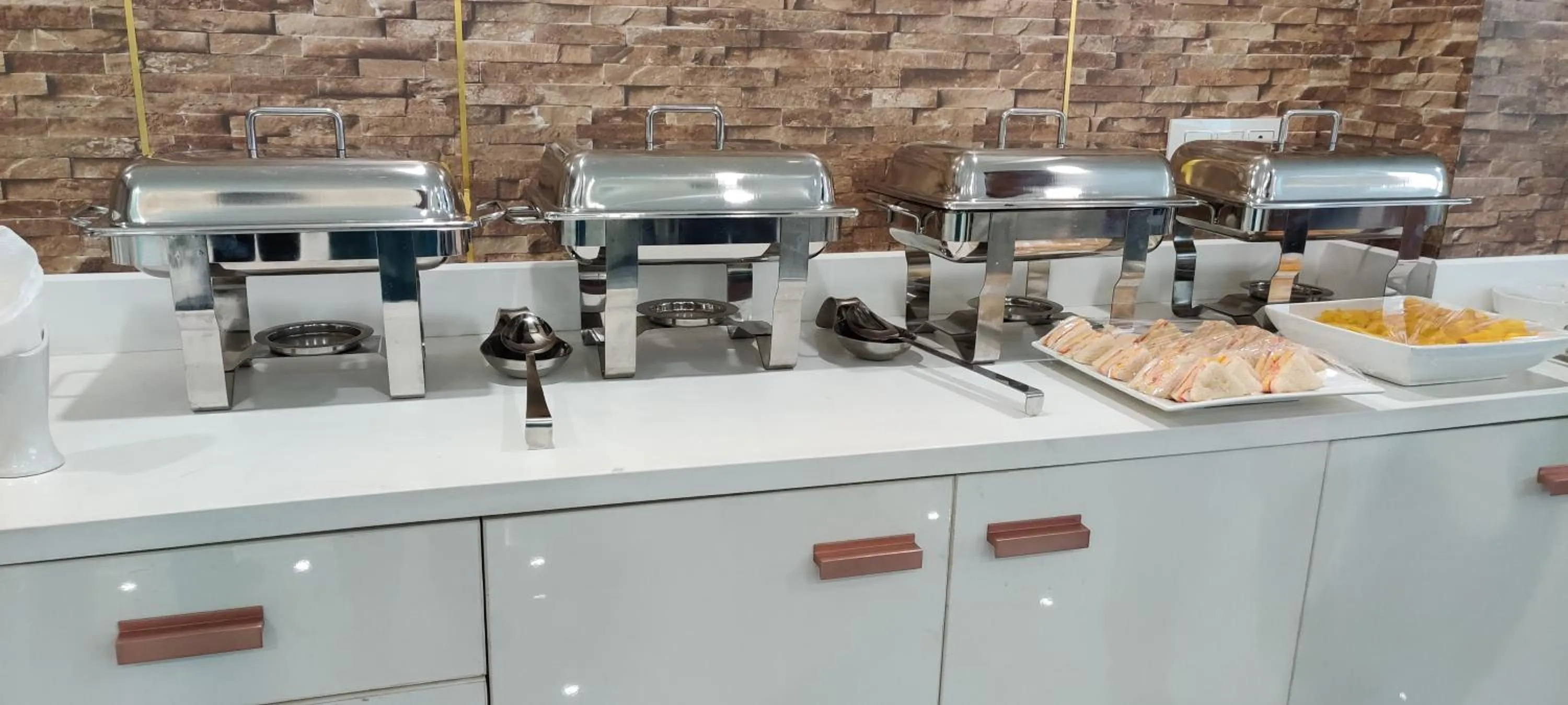 Hotel Keshav Residency - Medicity Gurugram, near Medanta Hospital