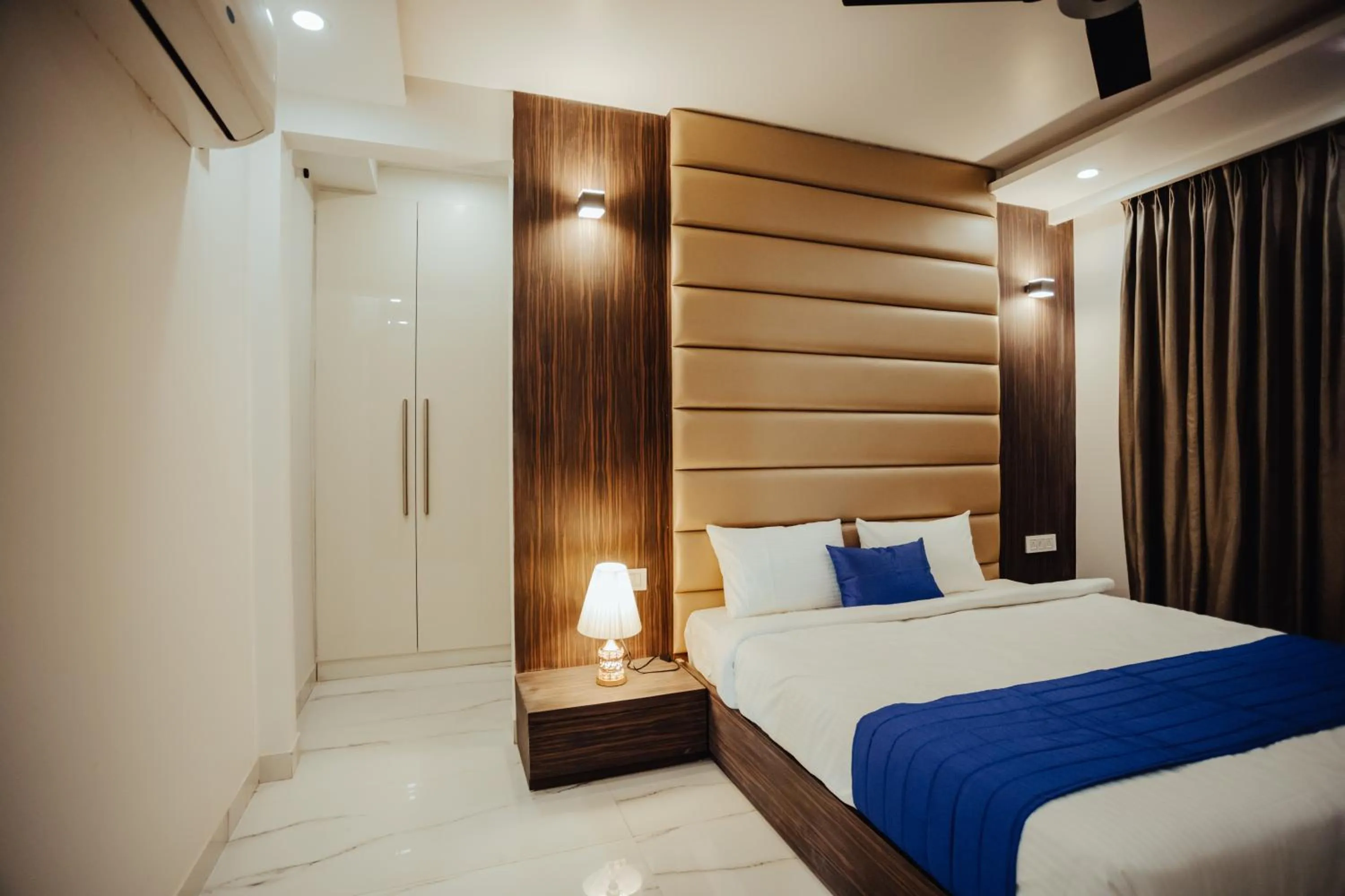 Bed in Hotel Keshav Residency - Medicity Gurugram, near Medanta Hospital