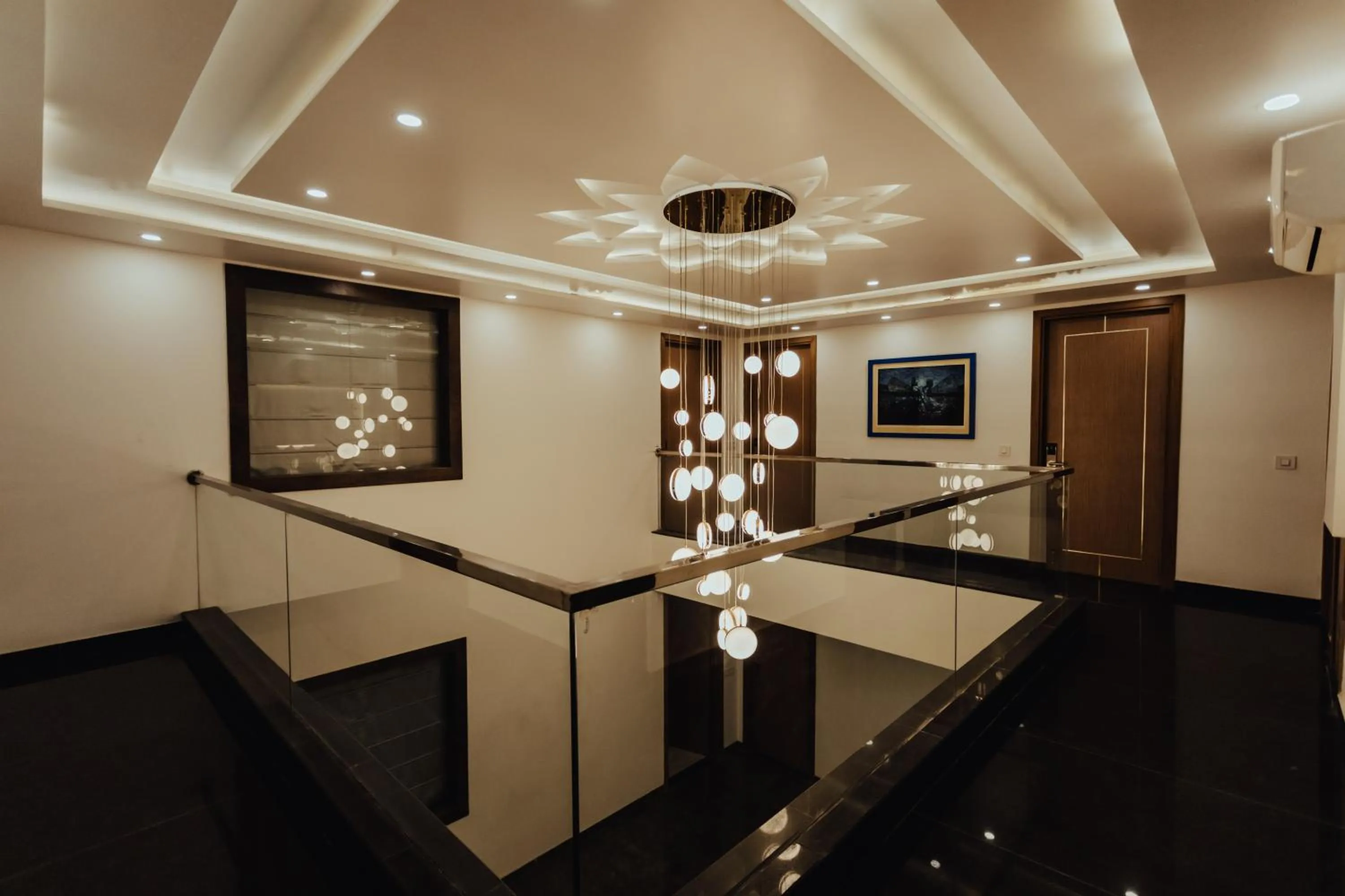 Hotel Keshav Residency - Medicity Gurugram, near Medanta Hospital