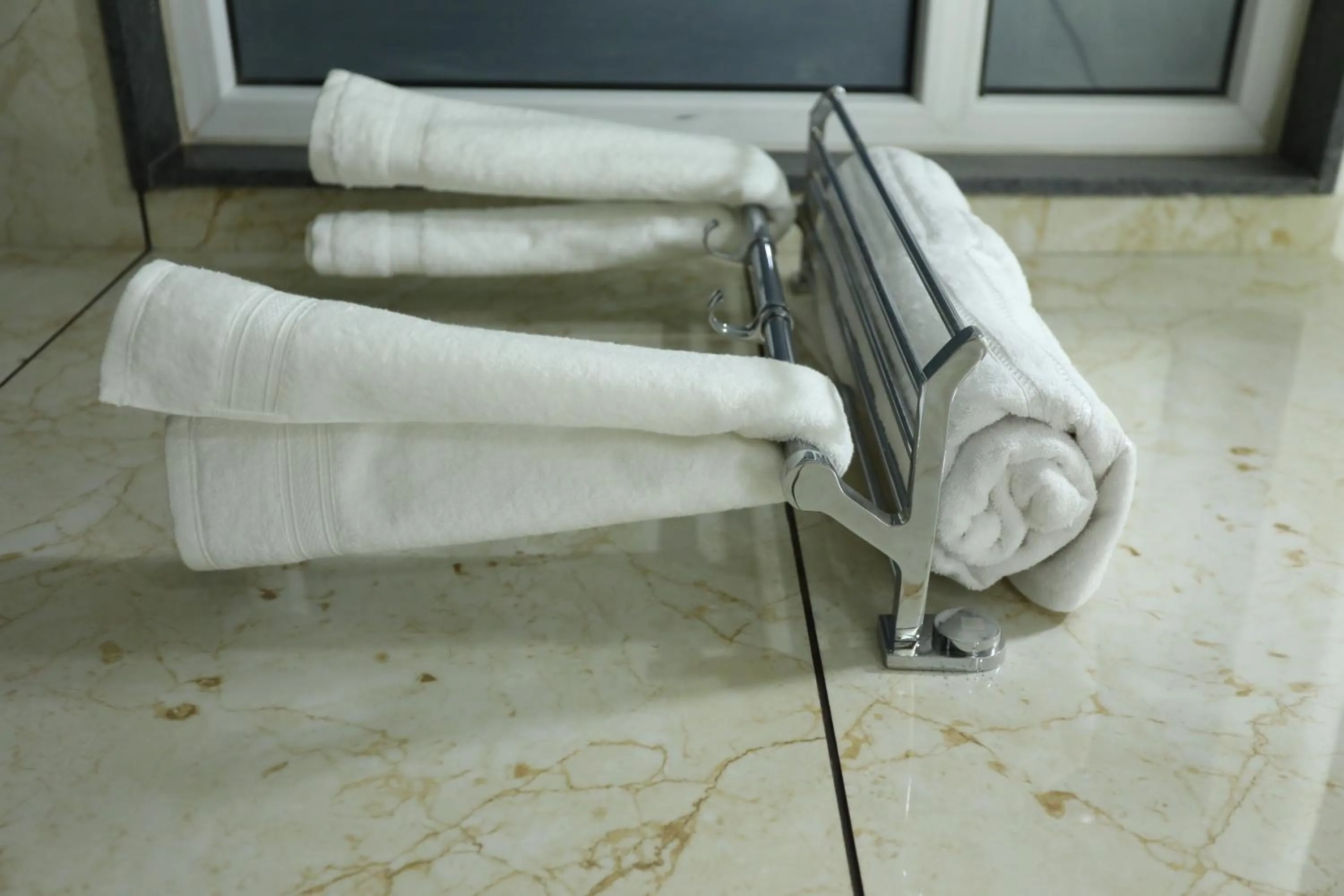 Hotel Keshav Residency - Medicity Gurugram, near Medanta Hospital