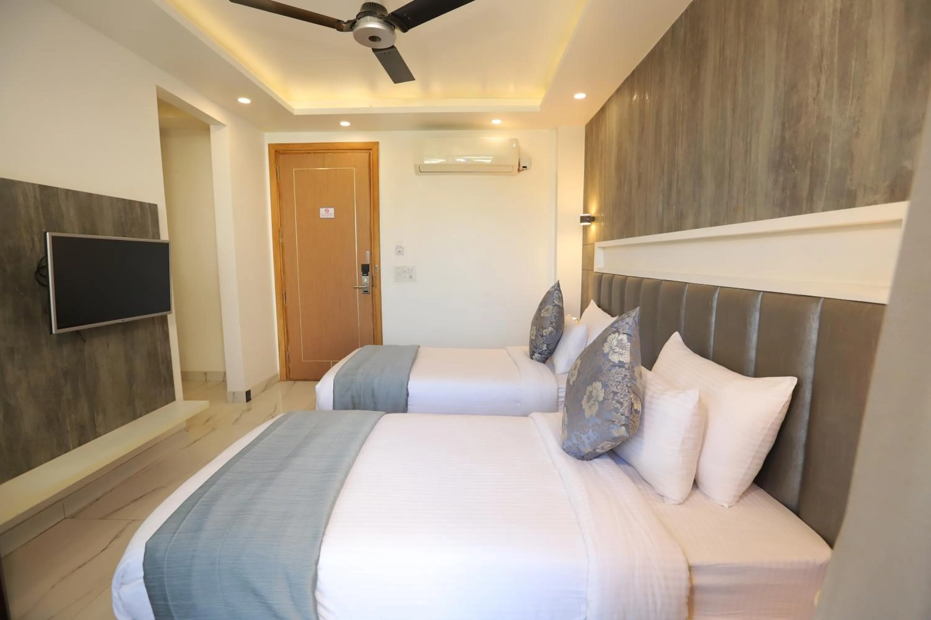 Photo of the whole room, Bed in Hotel Keshav Residency - Medicity Gurugram, near Medanta Hospital