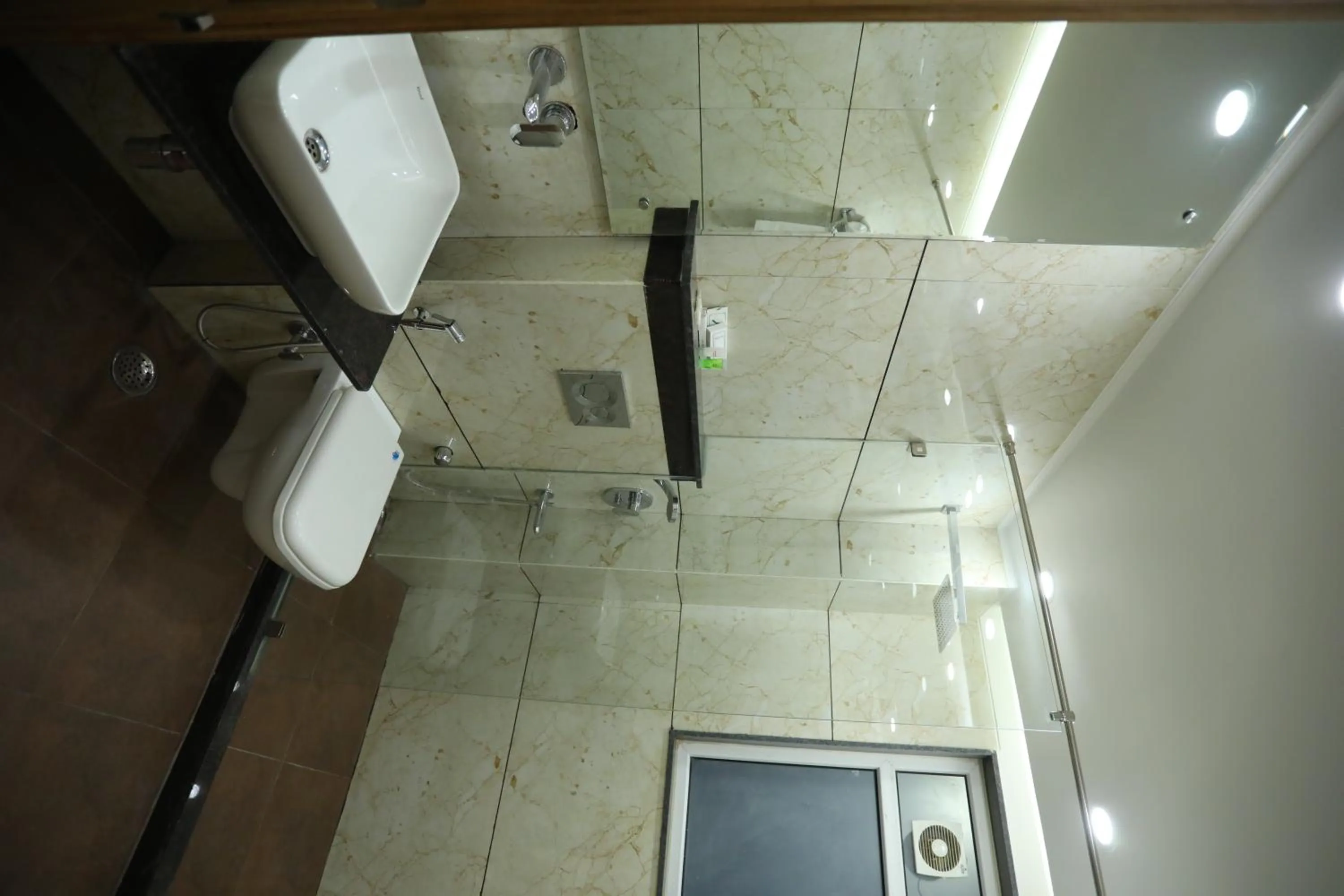 Hotel Keshav Residency - Medicity Gurugram, near Medanta Hospital