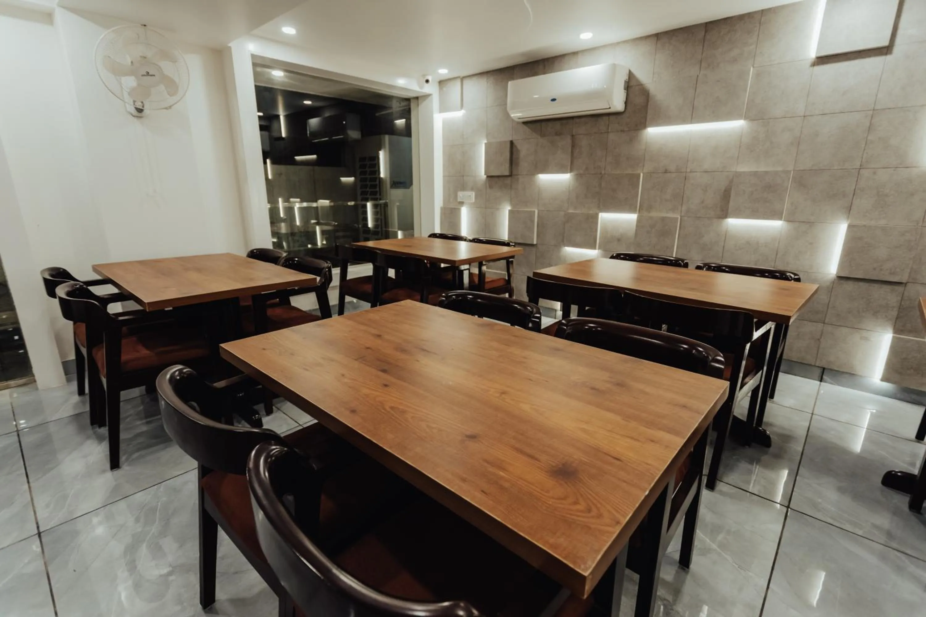 Hotel Keshav Residency - Medicity Gurugram, near Medanta Hospital