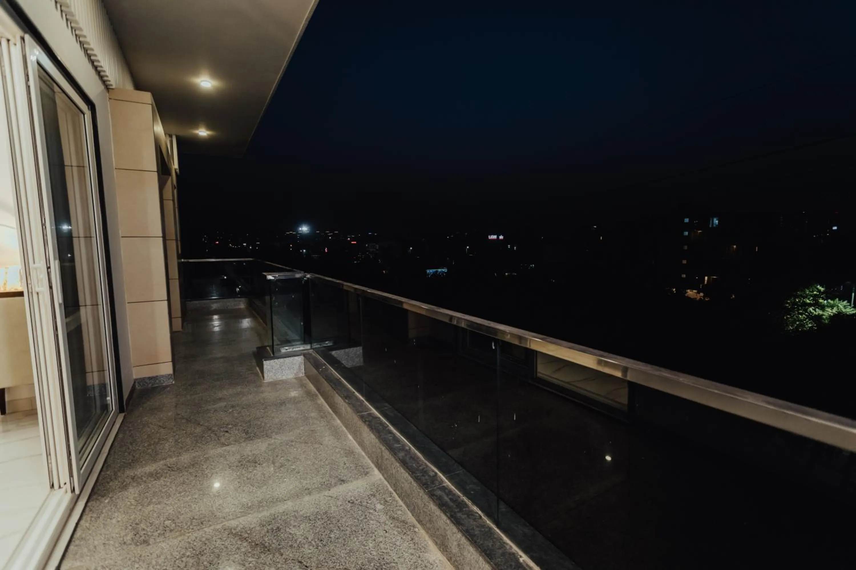 Hotel Keshav Residency - Medicity Gurugram, near Medanta Hospital