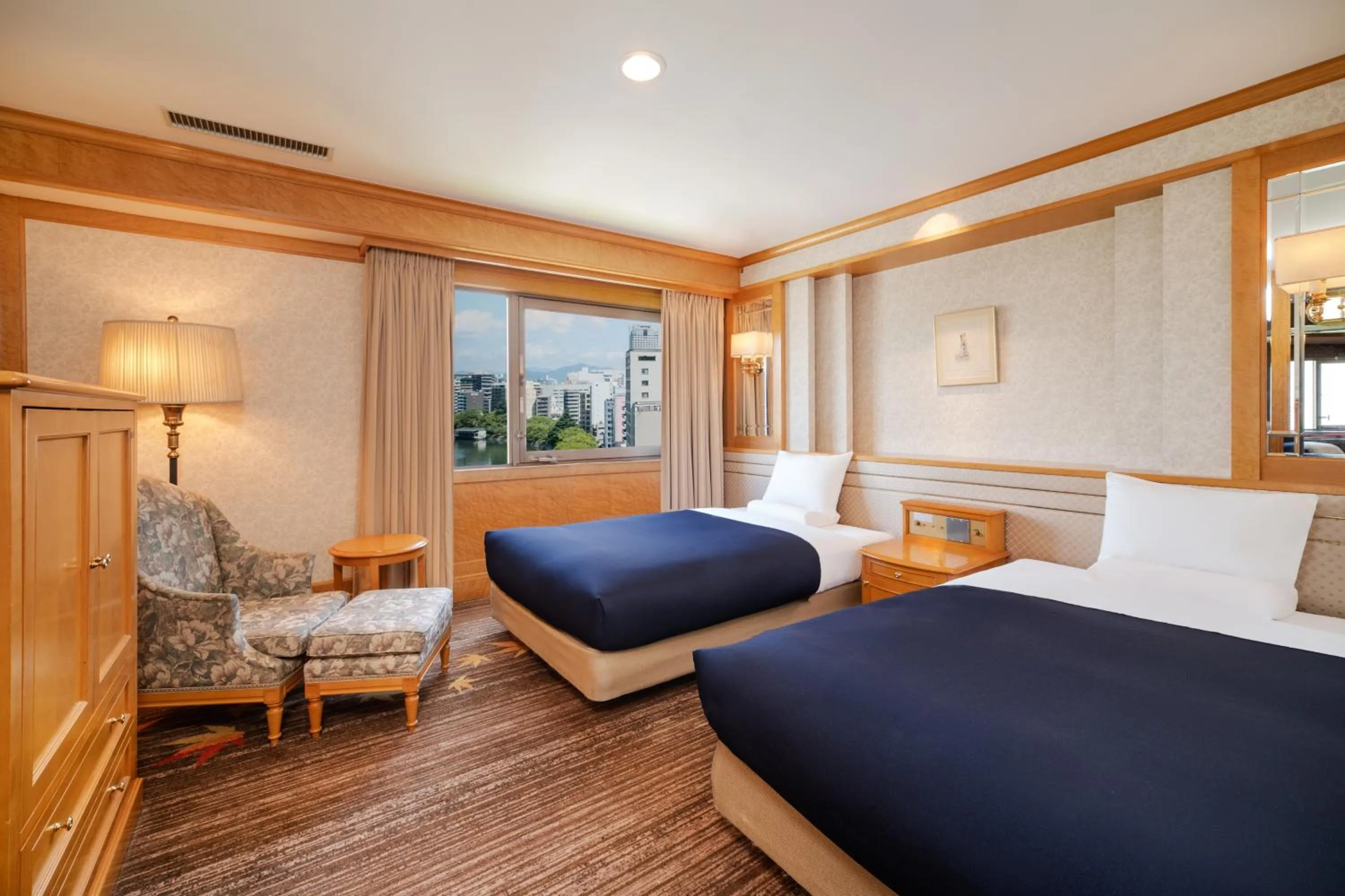 Bed in HOTEL MYSTAYS Hiroshima Peace Park