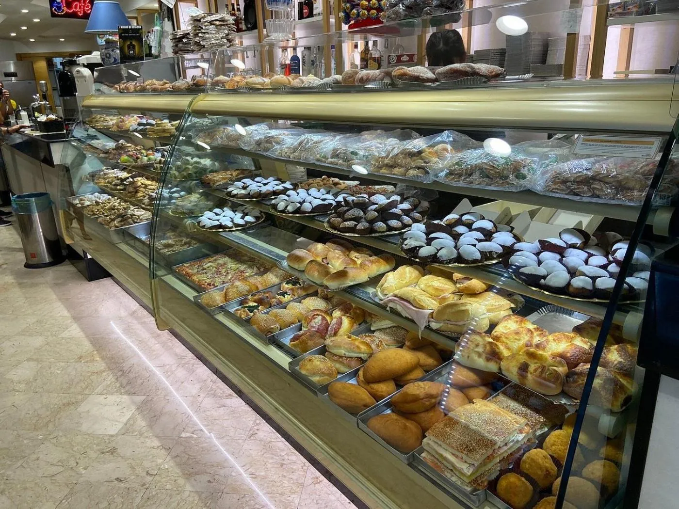 Breakfast in DOMUS ALERIA Deluxe Rooms