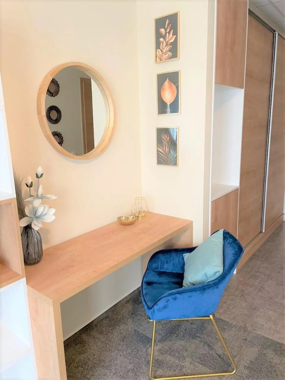 Seating area in LikeDaheim Apartments