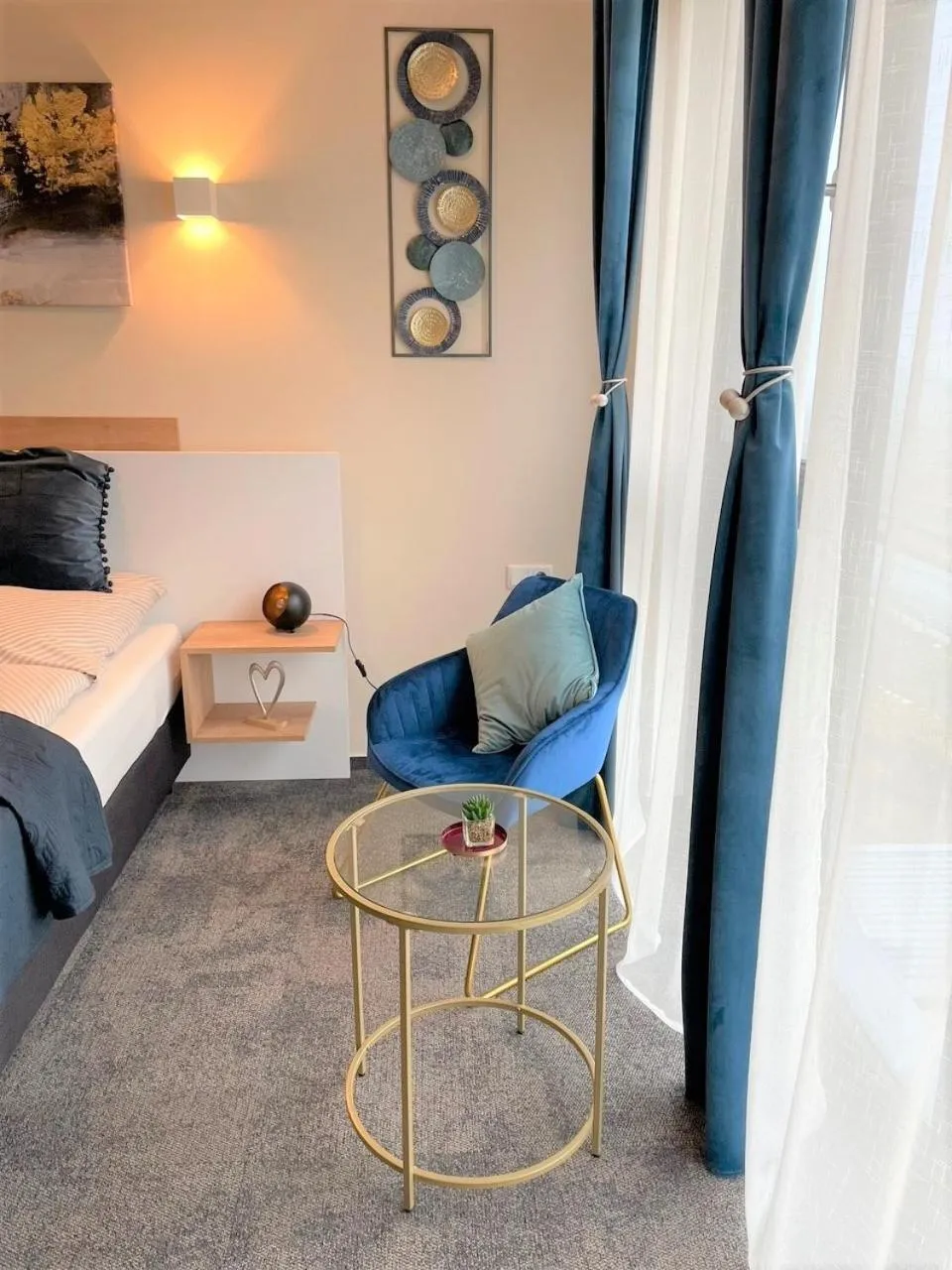 Bedroom, Bed in LikeDaheim Apartments