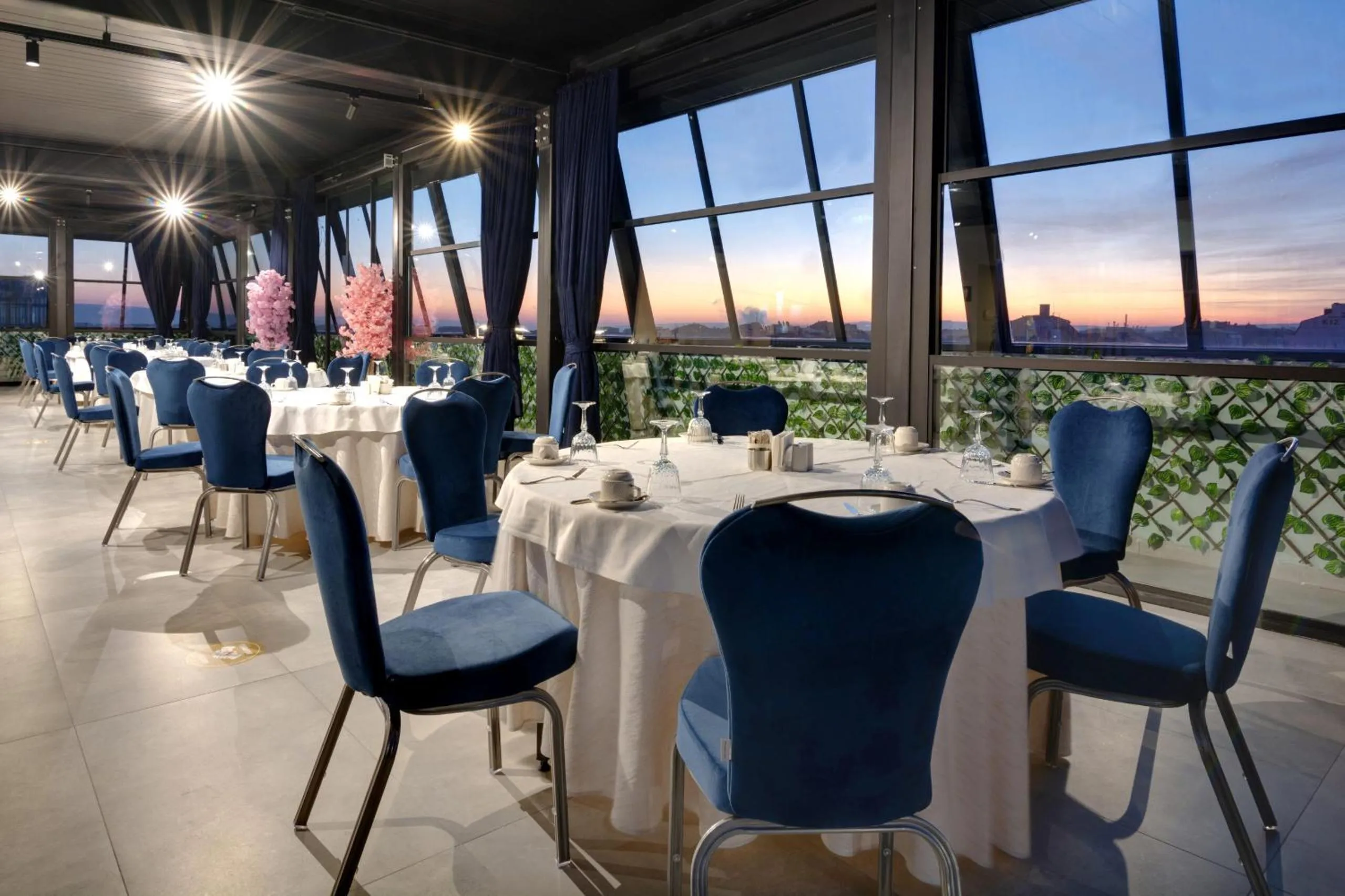 Restaurant/places to eat in Grande Arte Hotel