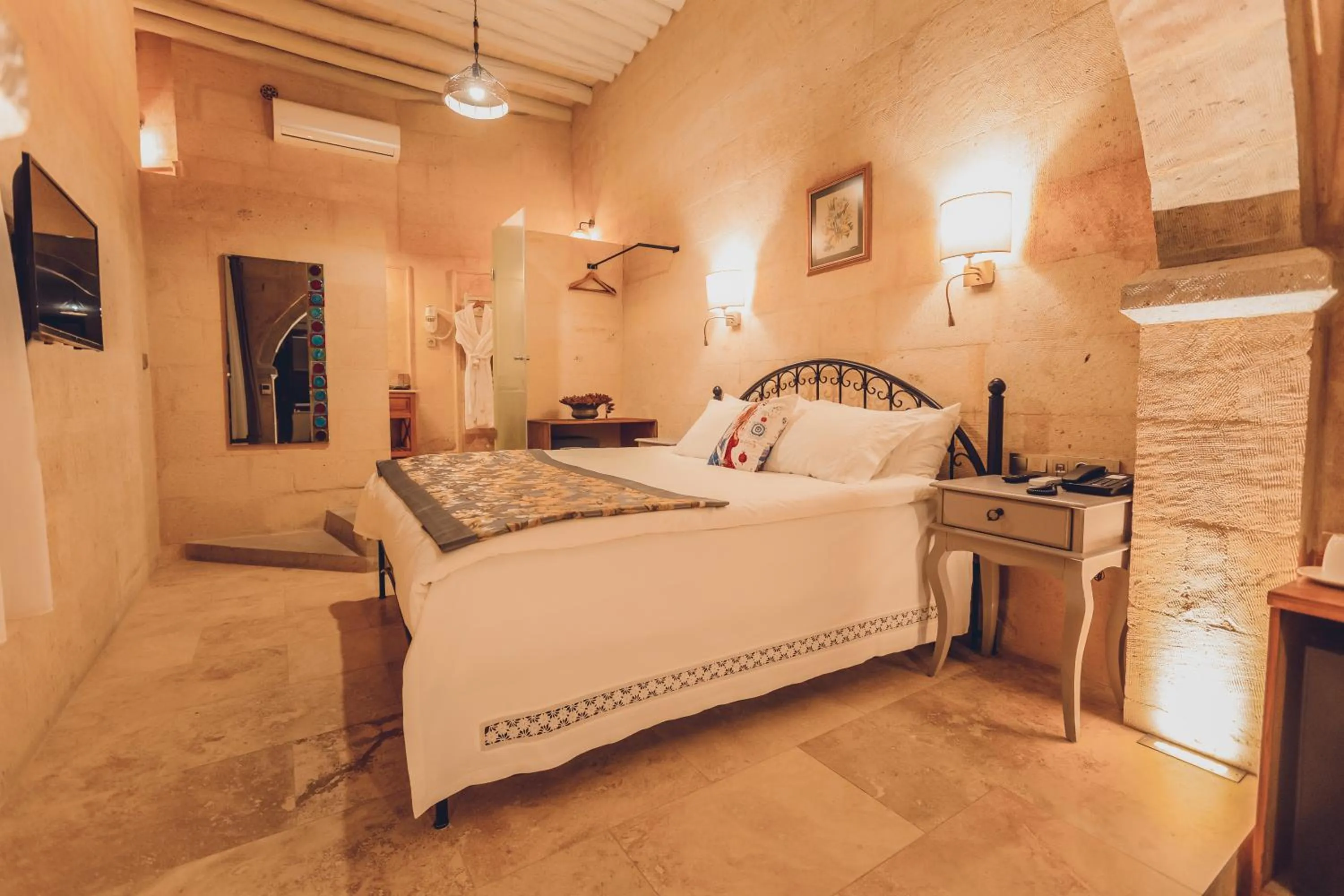 Photo of the whole room, Bed in Peristyle Cave Cappadocia- Special Class