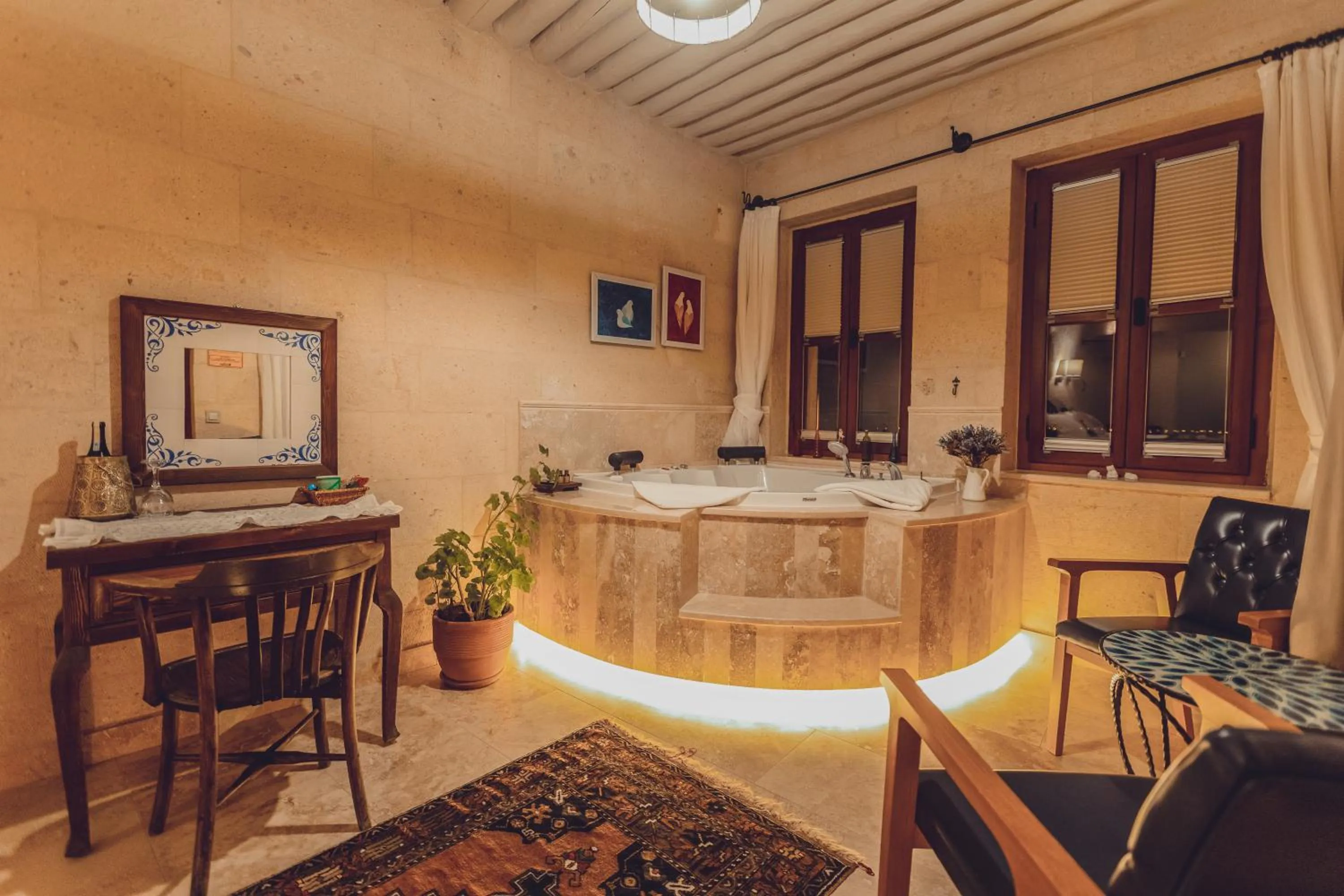 Hot Tub in Peristyle Cave Cappadocia- Special Class