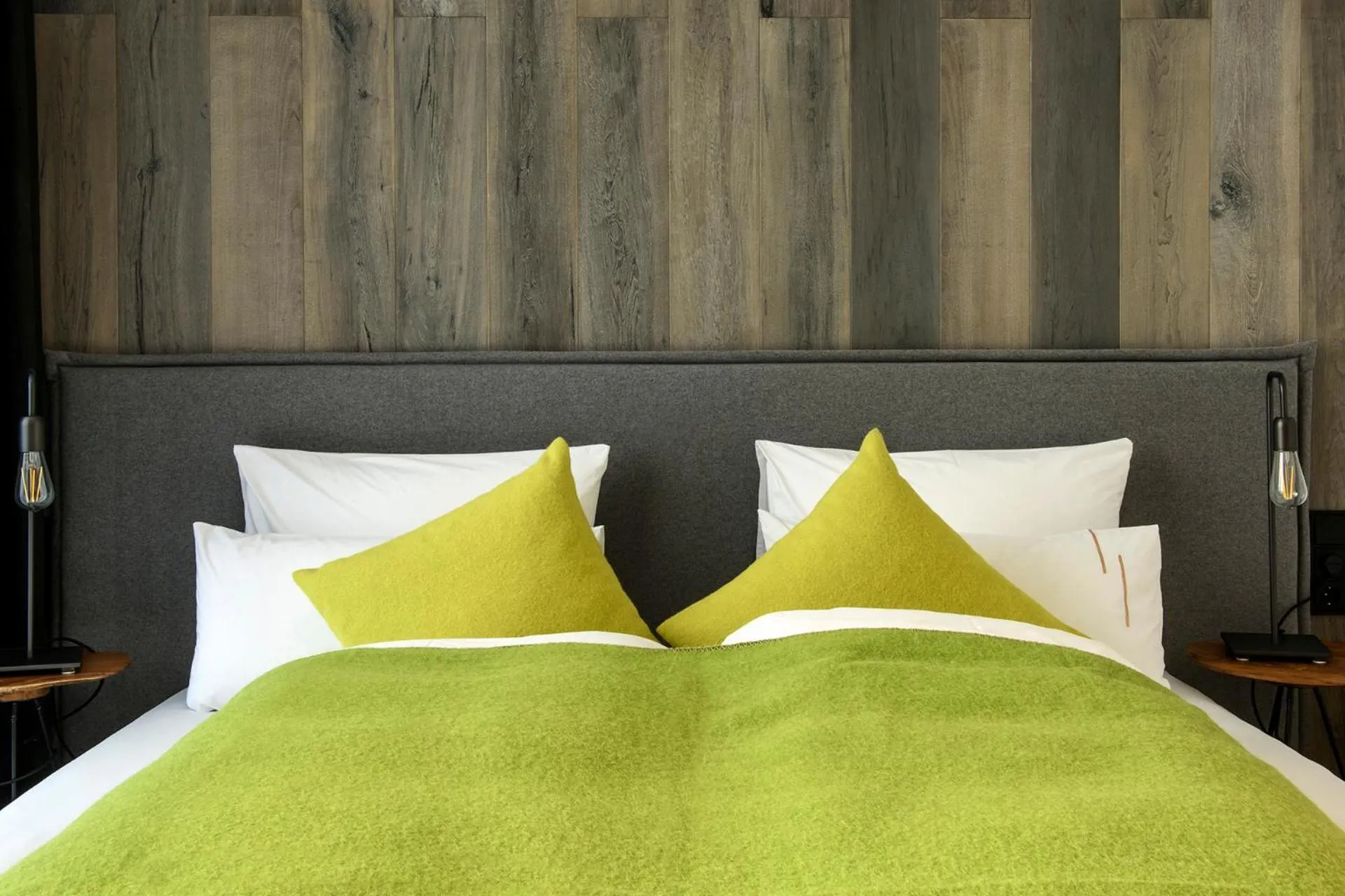 Photo of the whole room, Bed in Skihotel Galzig B&B