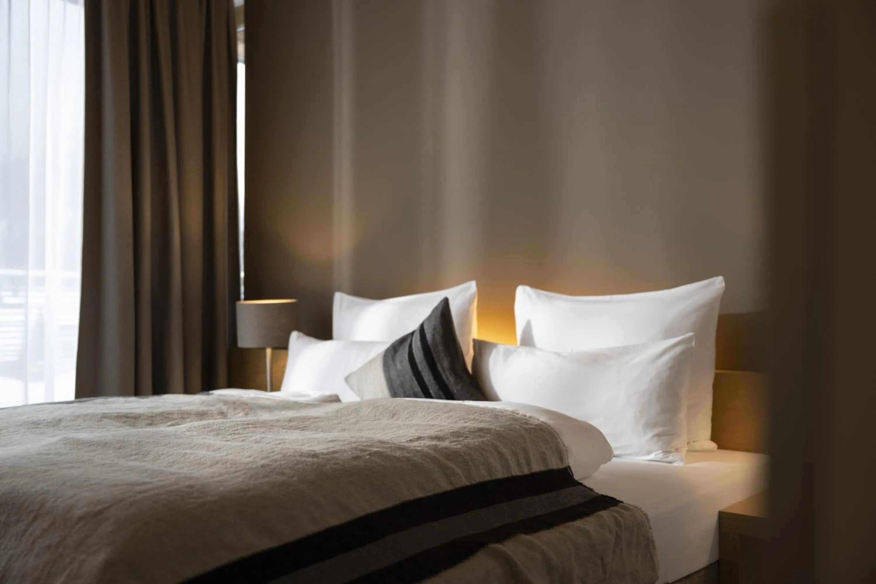 Bed in Skihotel Galzig B&B