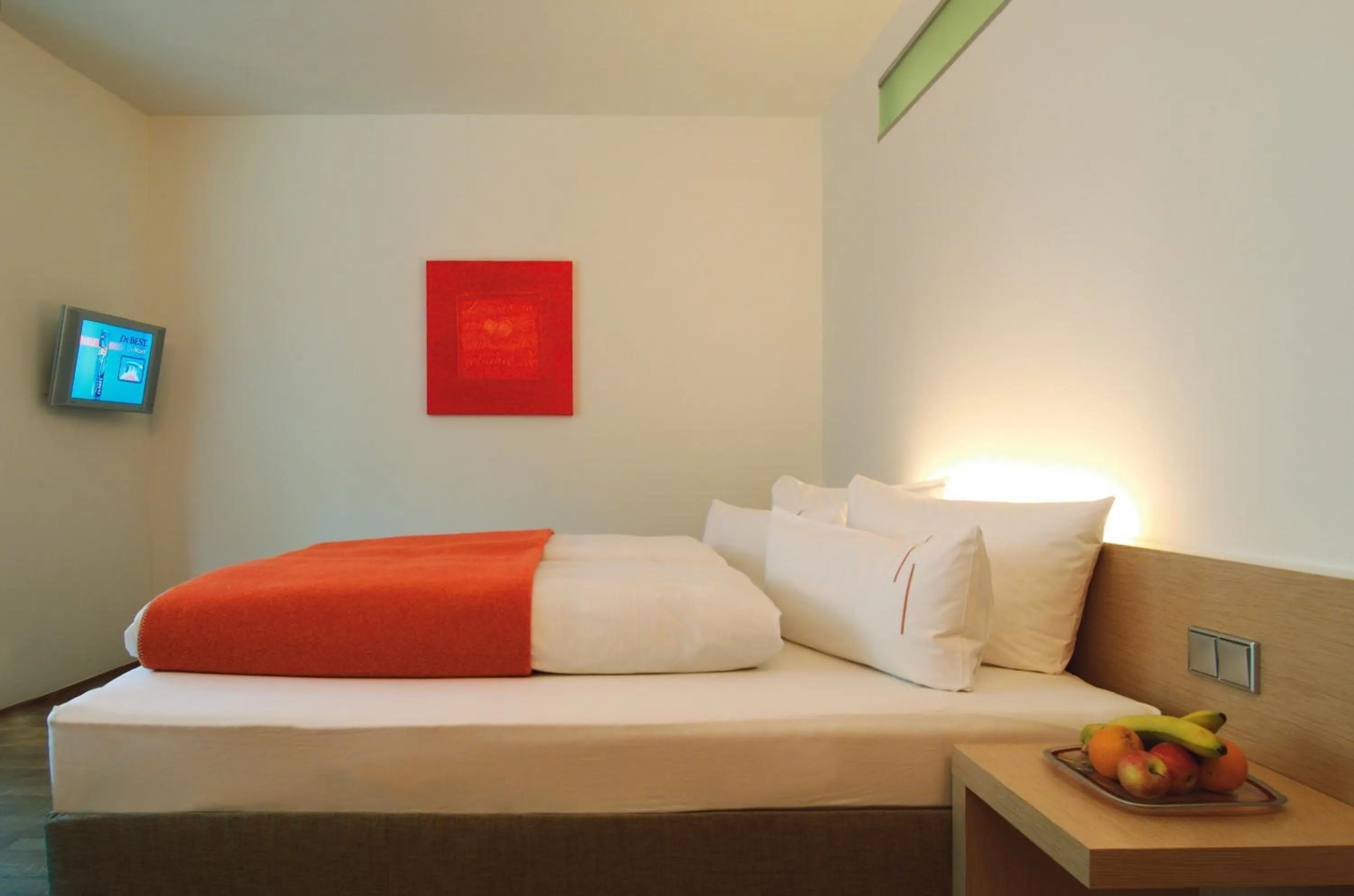 Bed in Skihotel Galzig B&B