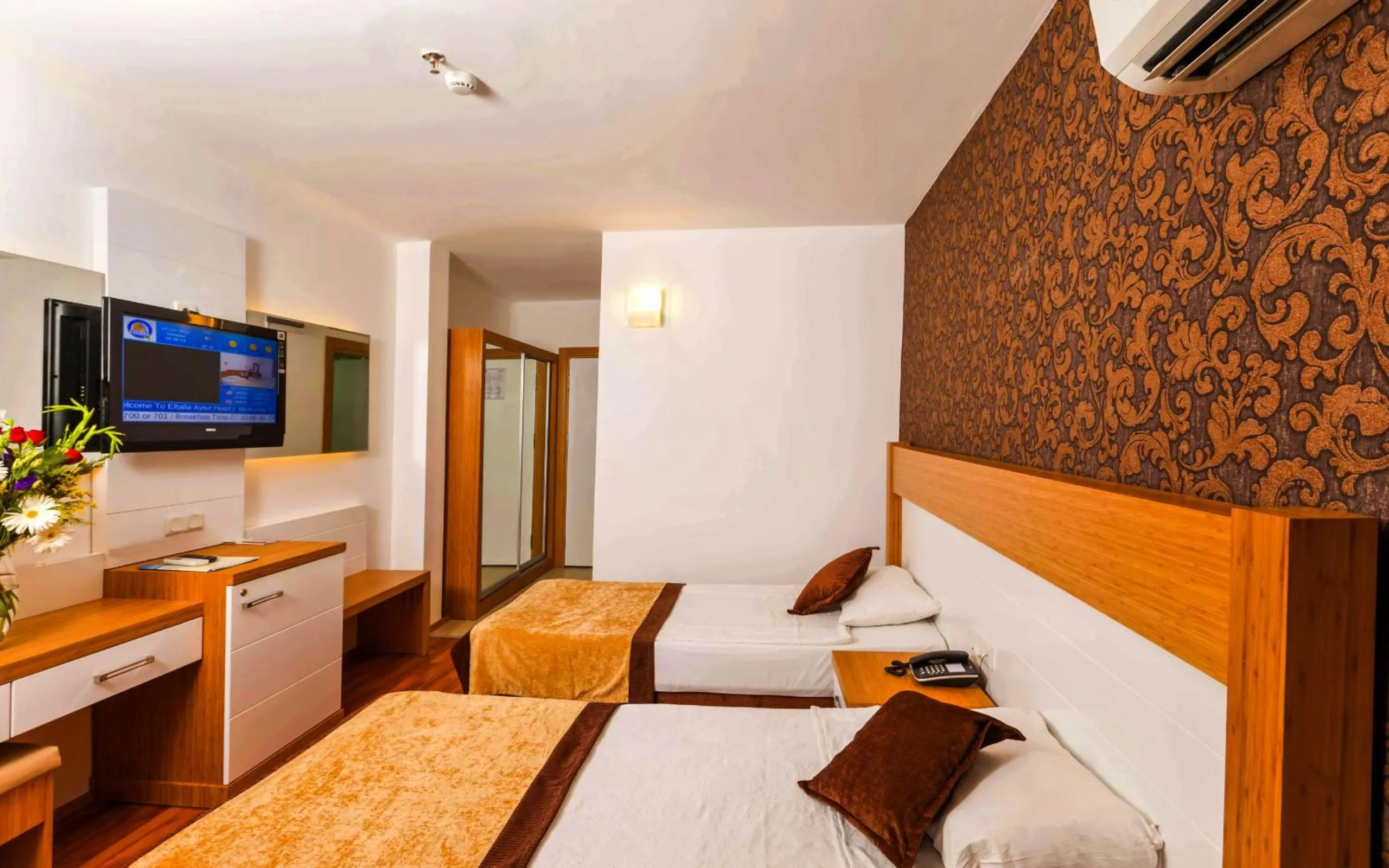 Bed in Eftalia Down Town