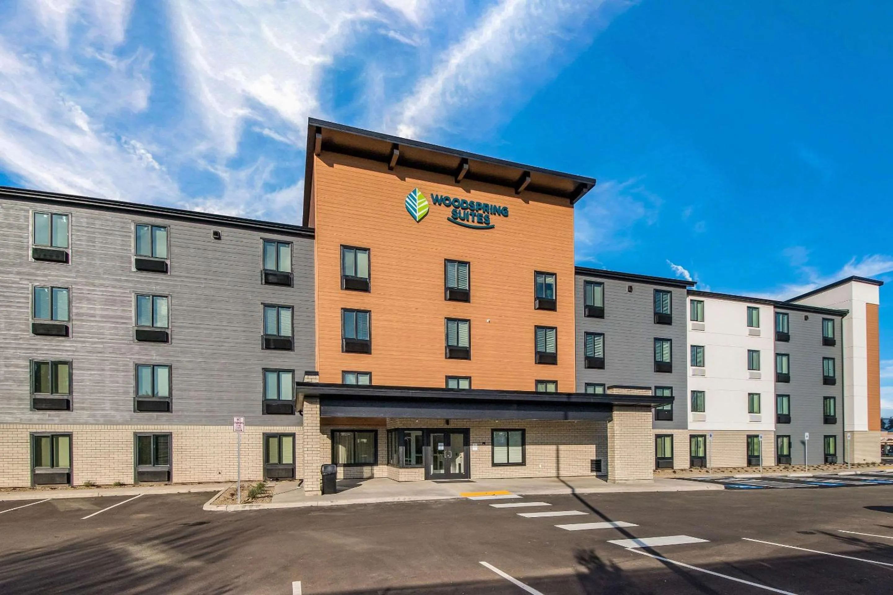 Property building in WoodSpring Suites Portland Vancouver