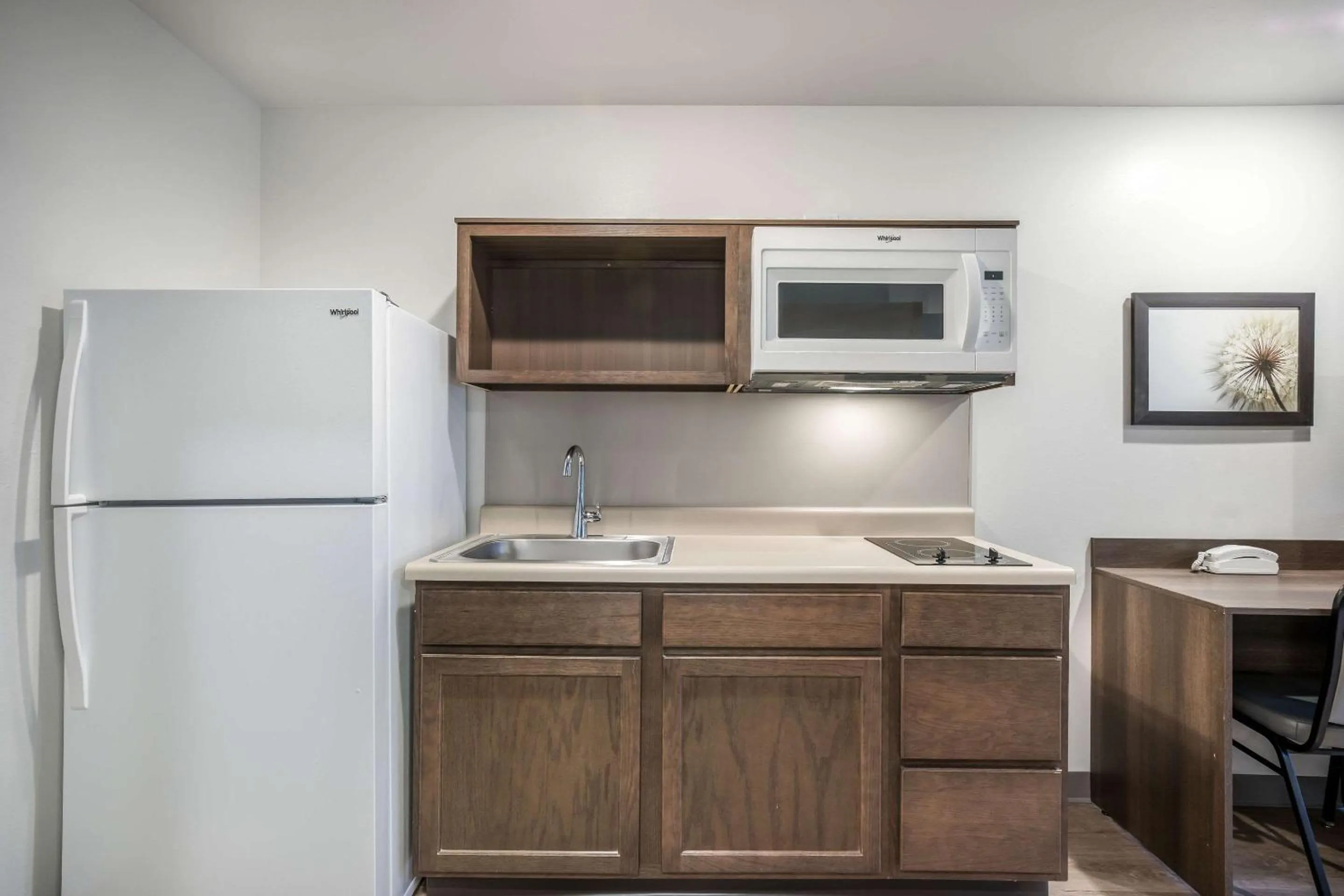 Bedroom in WoodSpring Suites Gurnee - Chicago