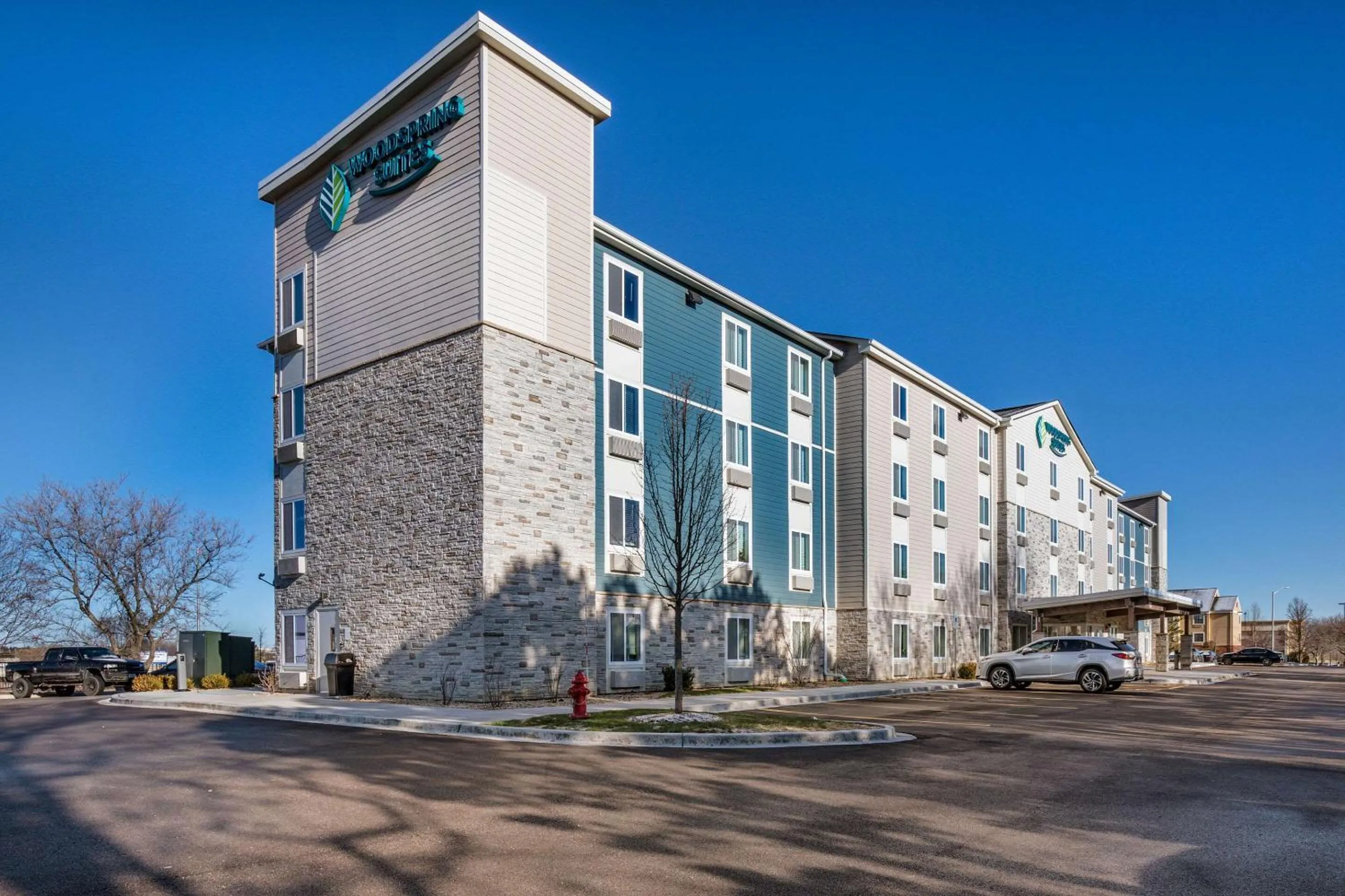 Property building in WoodSpring Suites Gurnee - Chicago