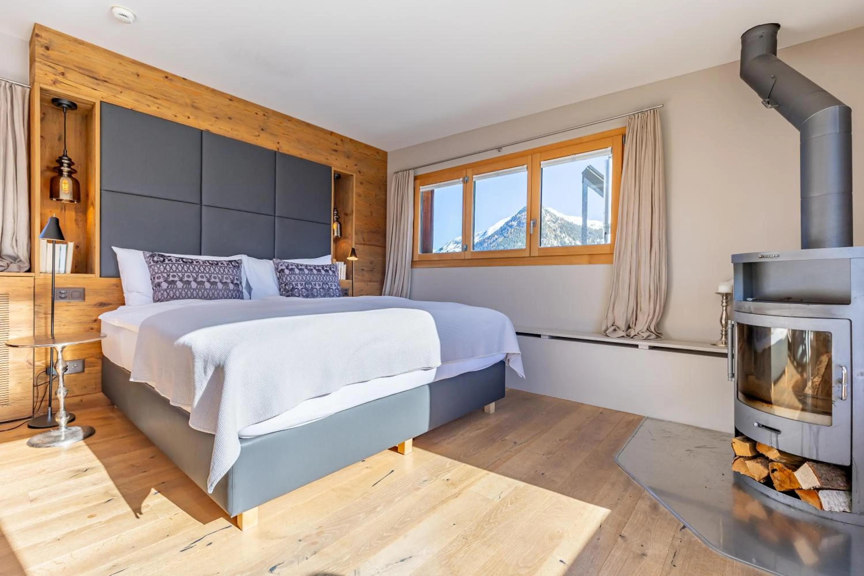 Photo of the whole room, Bed in Hotel Edelweiss