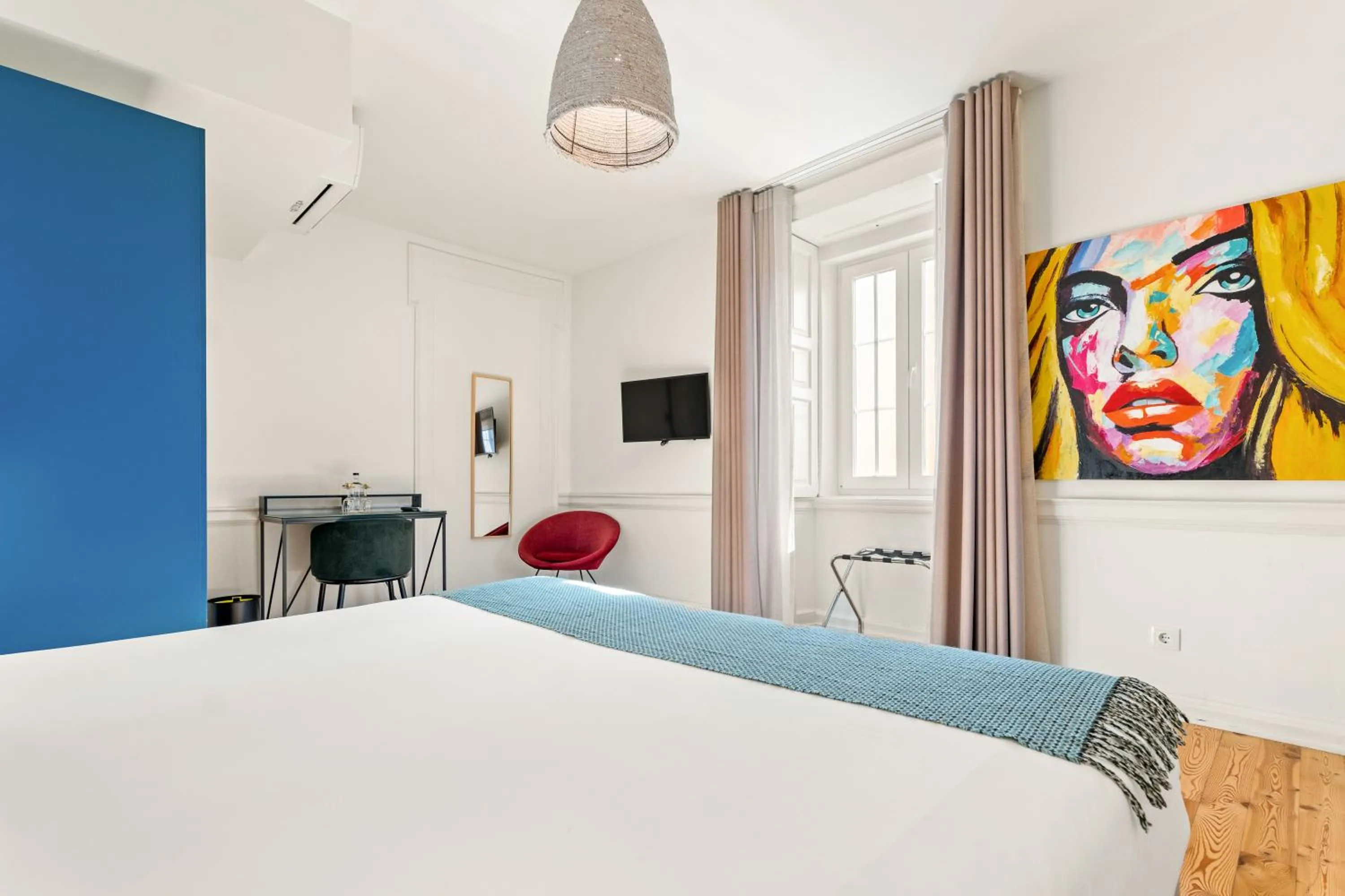 Decorative detail, Bed in Jardim da Lapa by Shiadu