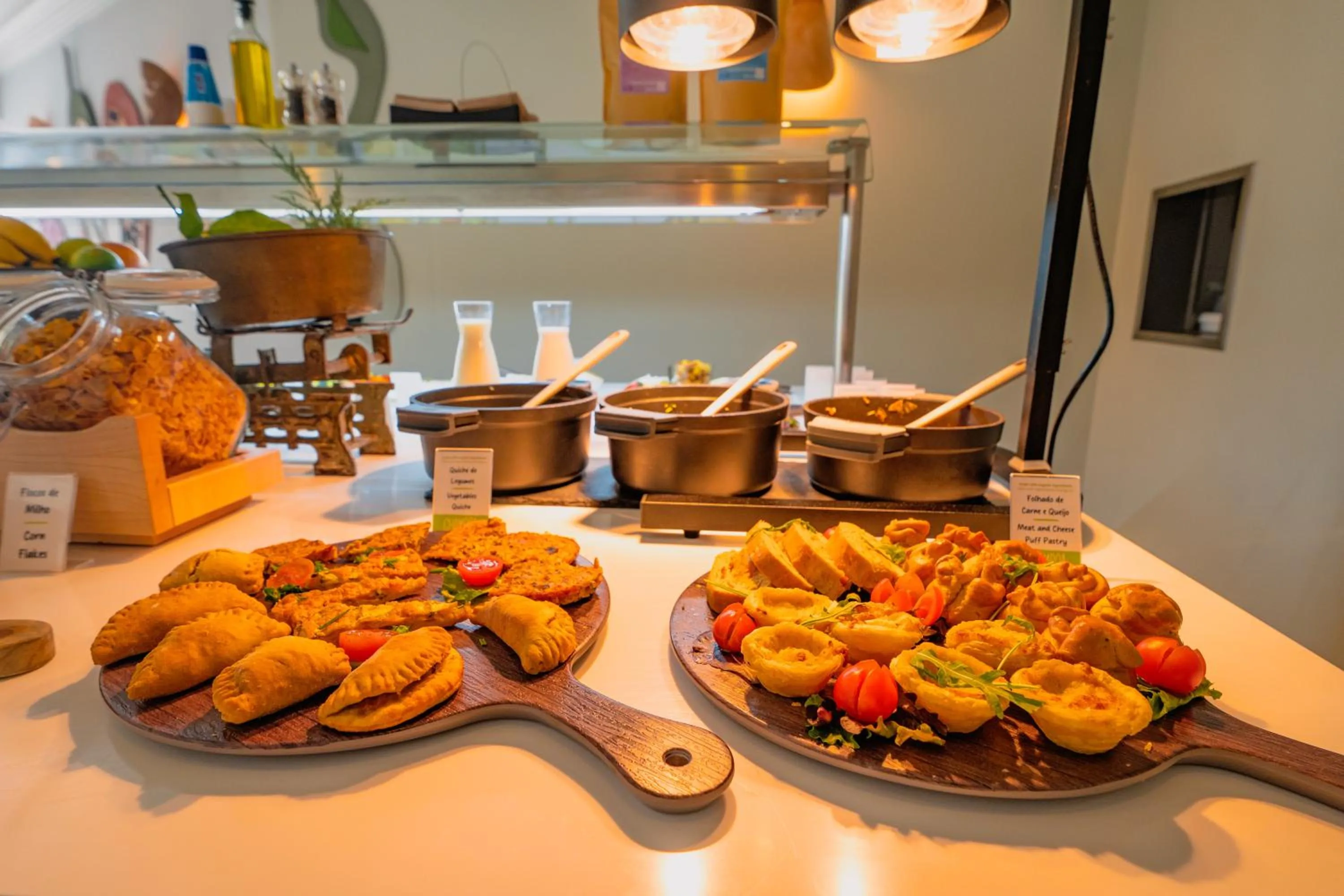 Breakfast in Jardim da Lapa by Shiadu