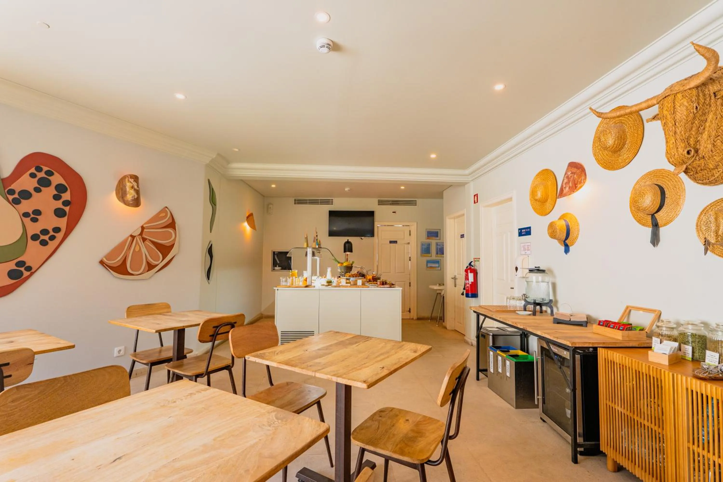 Breakfast in Jardim da Lapa by Shiadu