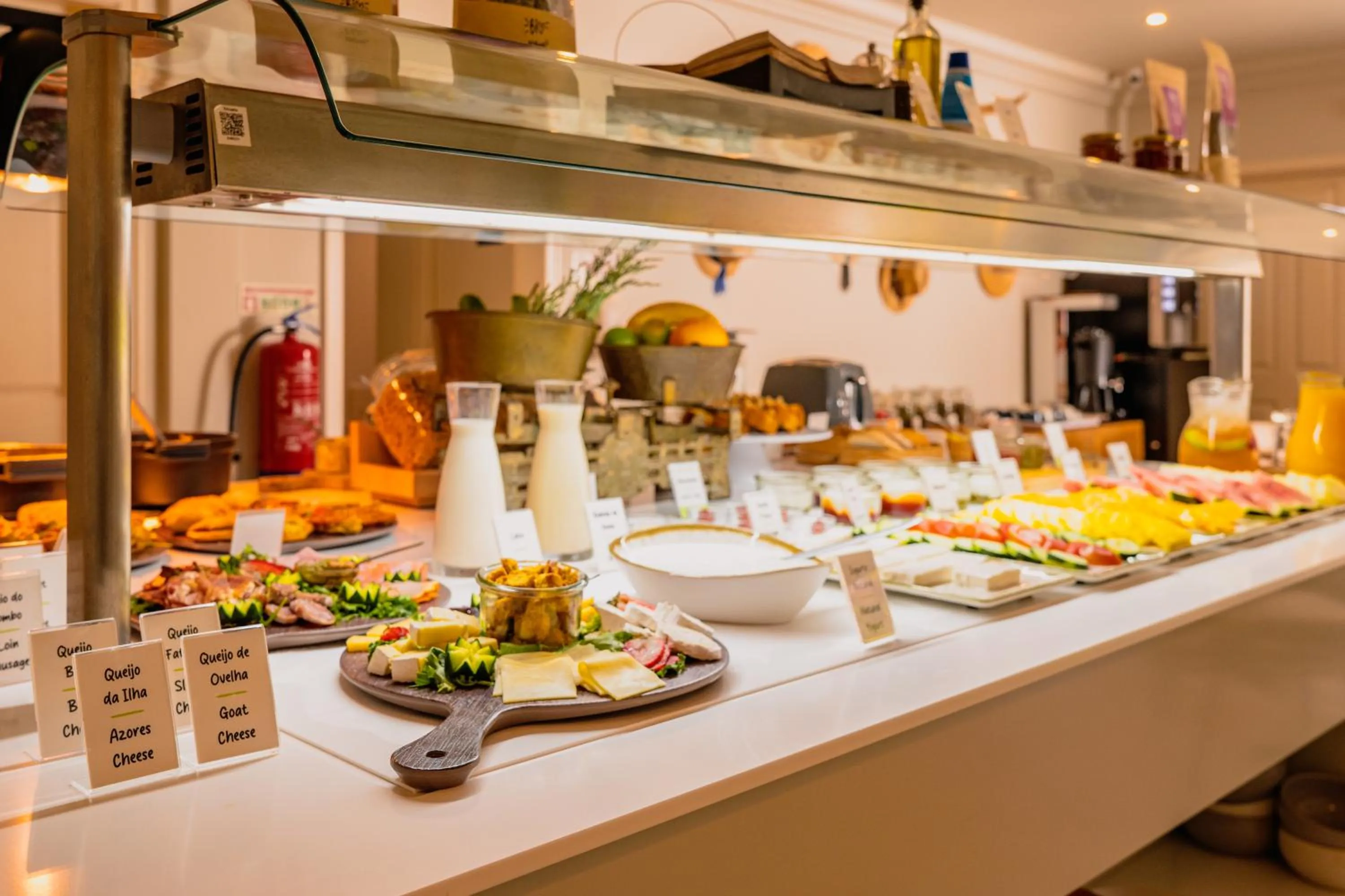 Breakfast in Jardim da Lapa by Shiadu