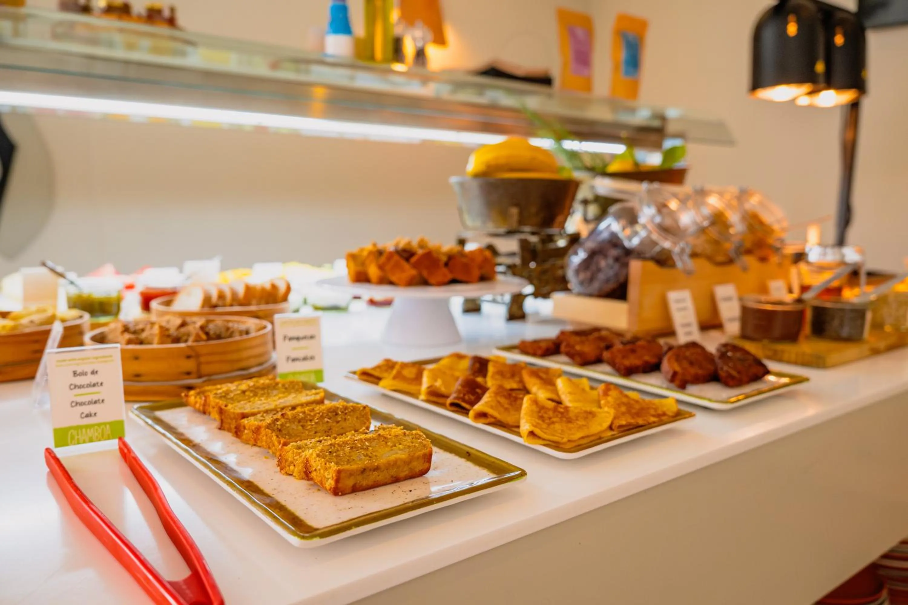 Breakfast in Jardim da Lapa by Shiadu