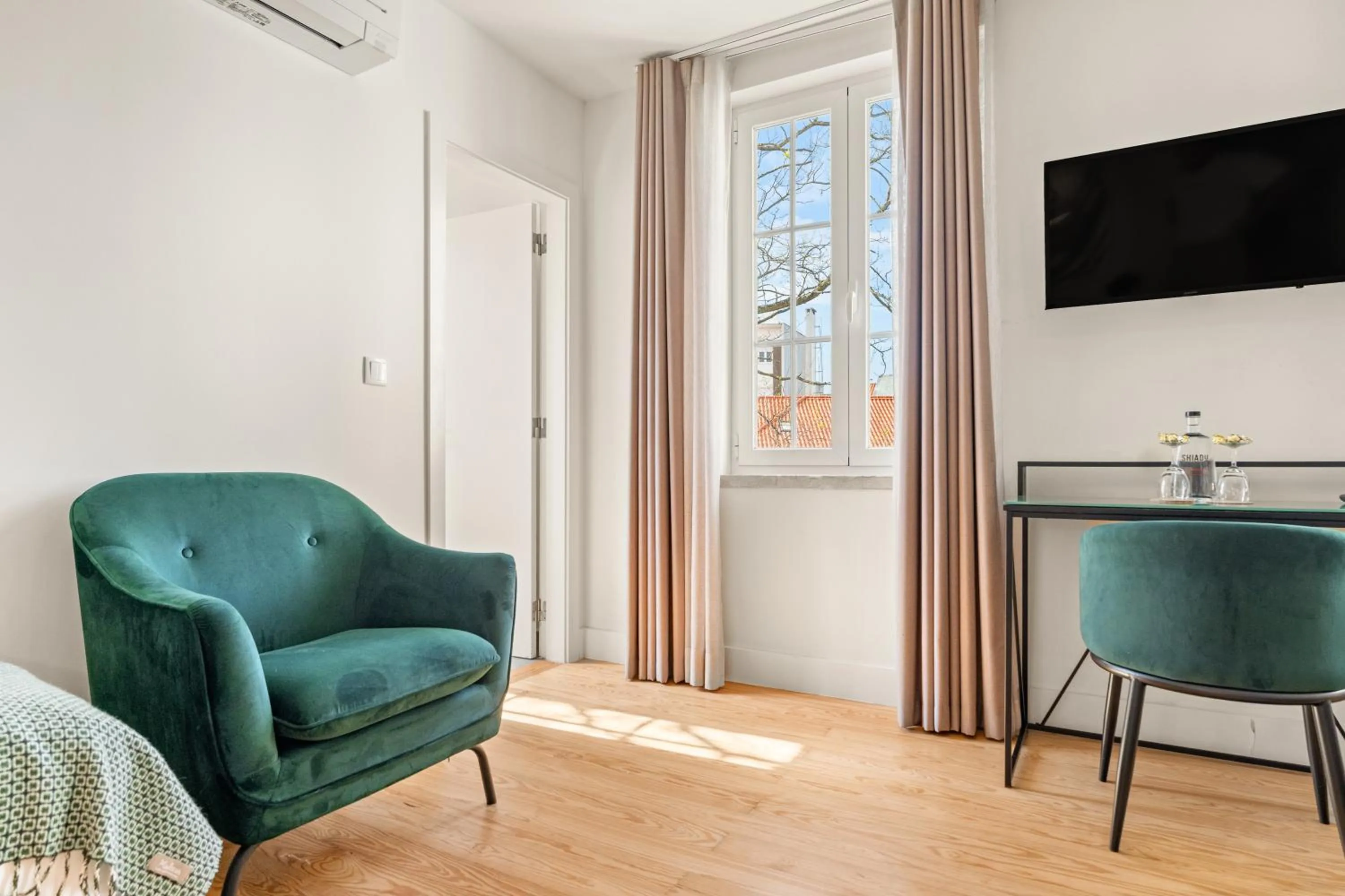 Bedroom in Jardim da Lapa by Shiadu