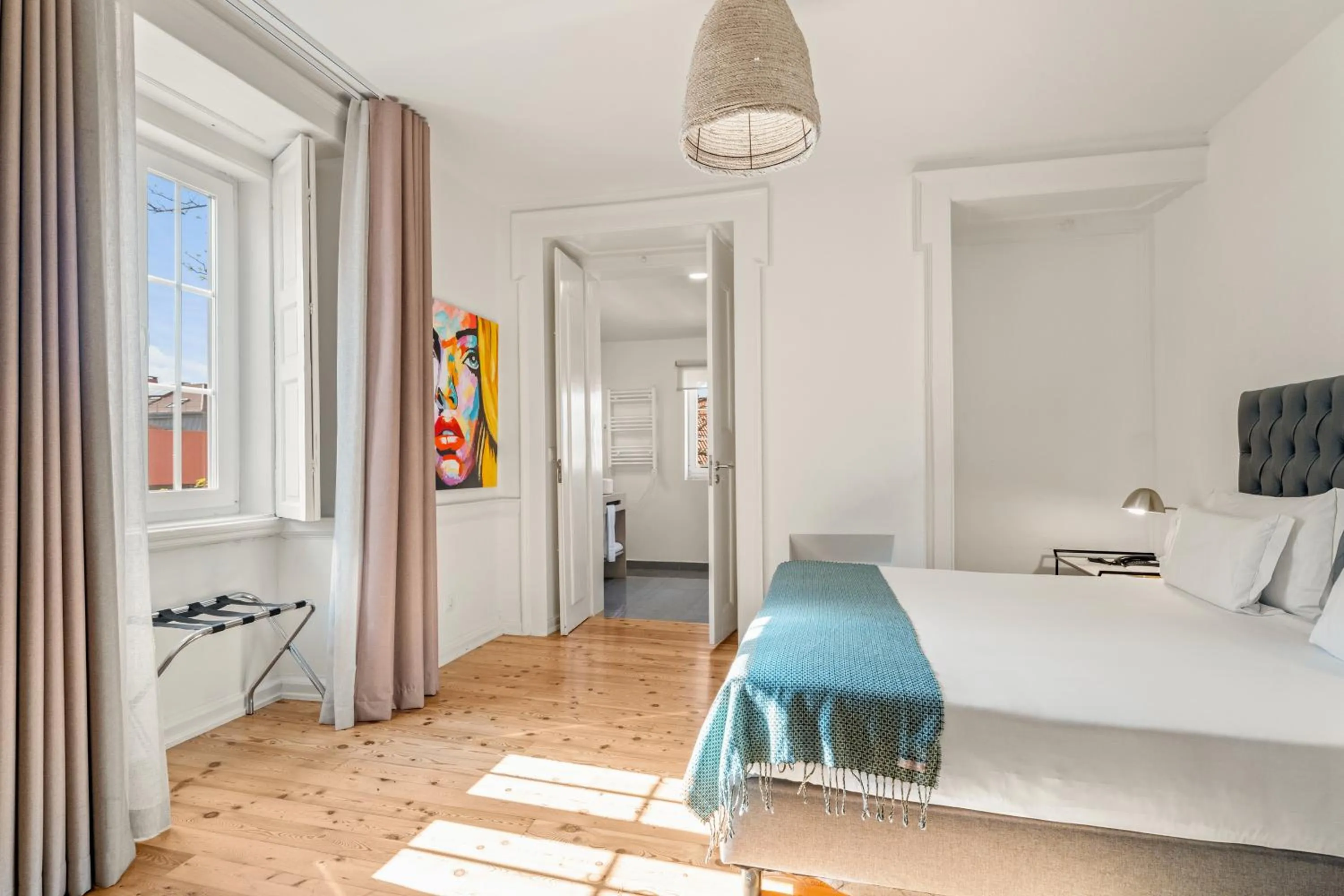 Bedroom, Bed in Jardim da Lapa by Shiadu