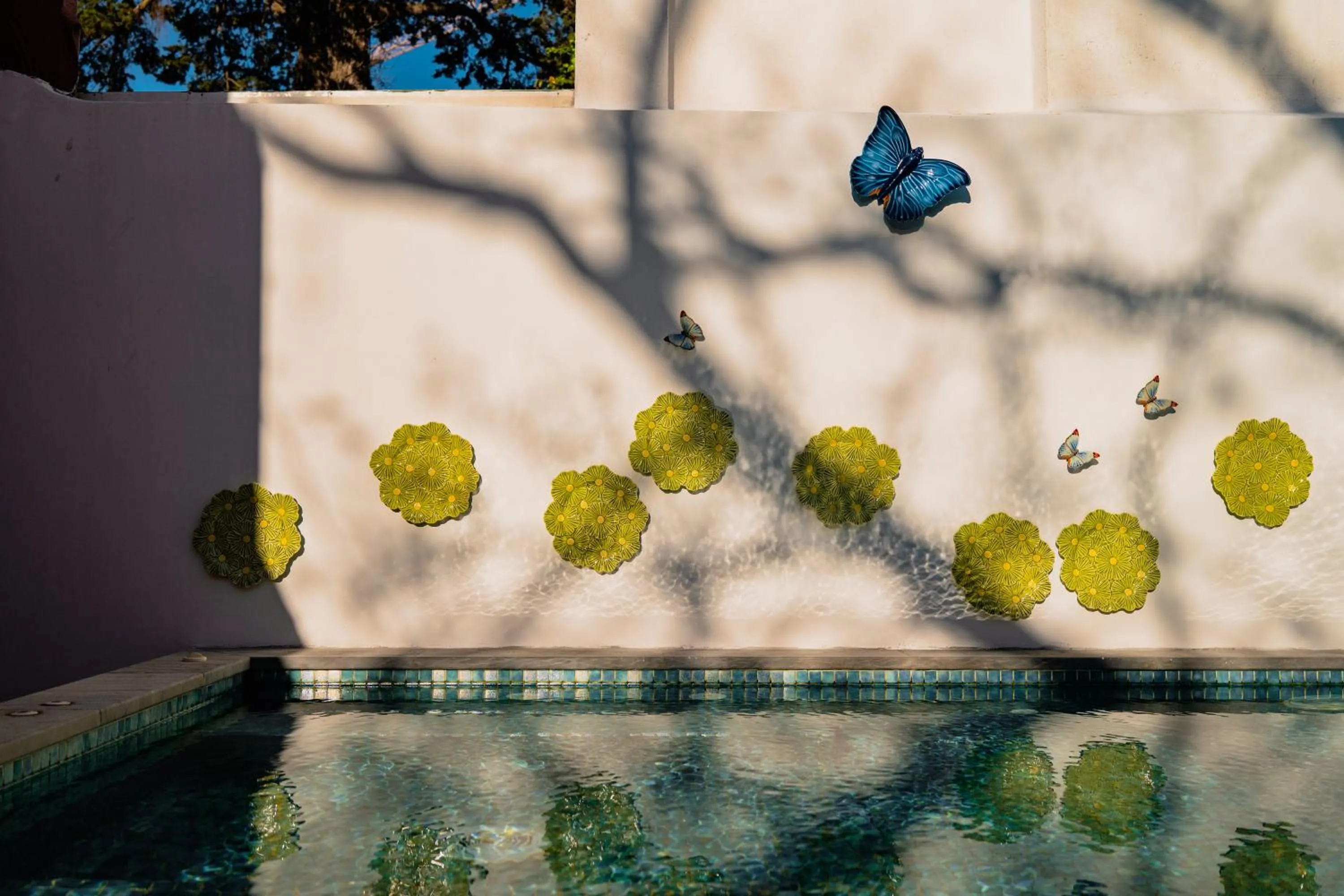Decorative detail in Jardim da Lapa by Shiadu