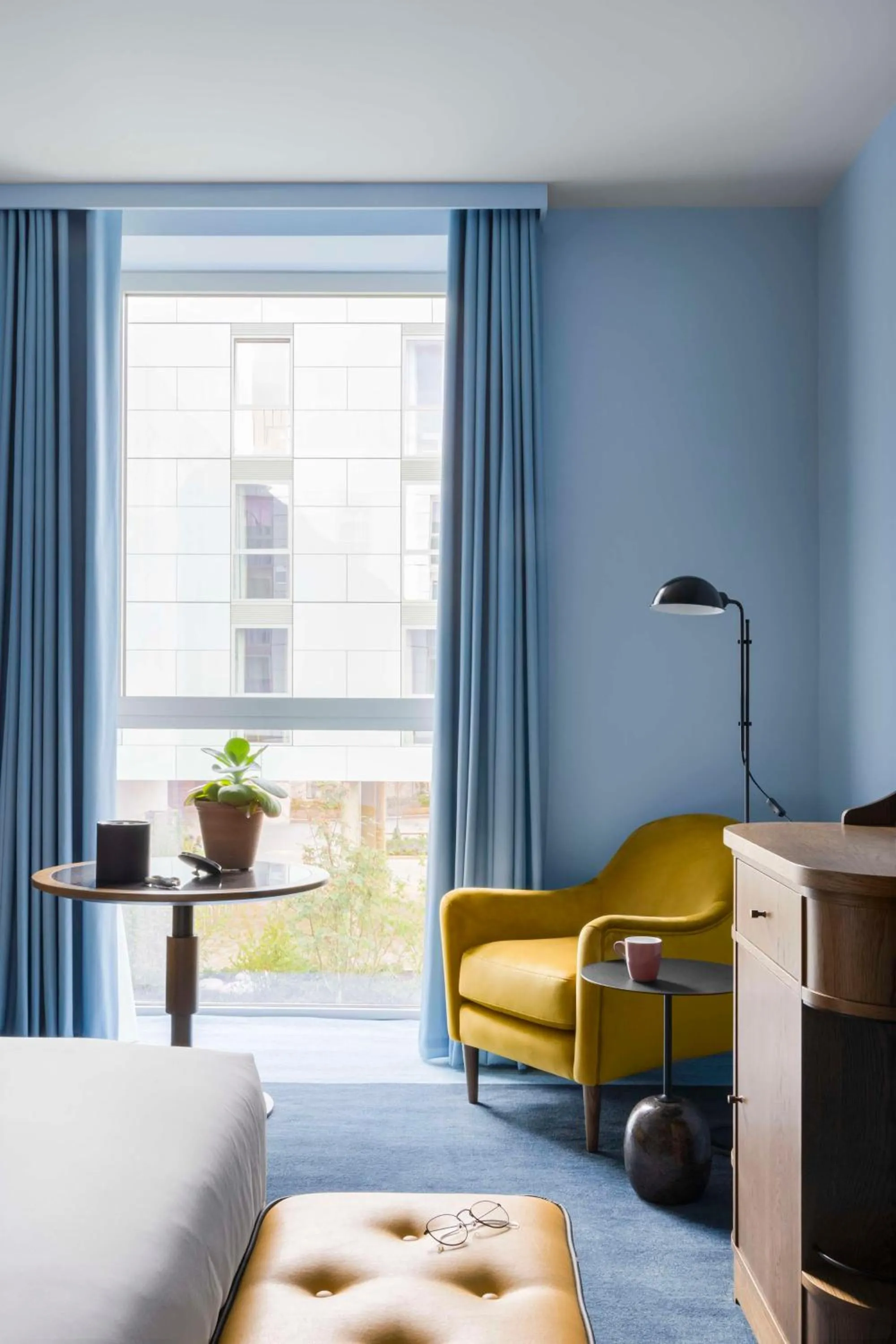 Bedroom, Bed in Hyatt Centric Cambridge