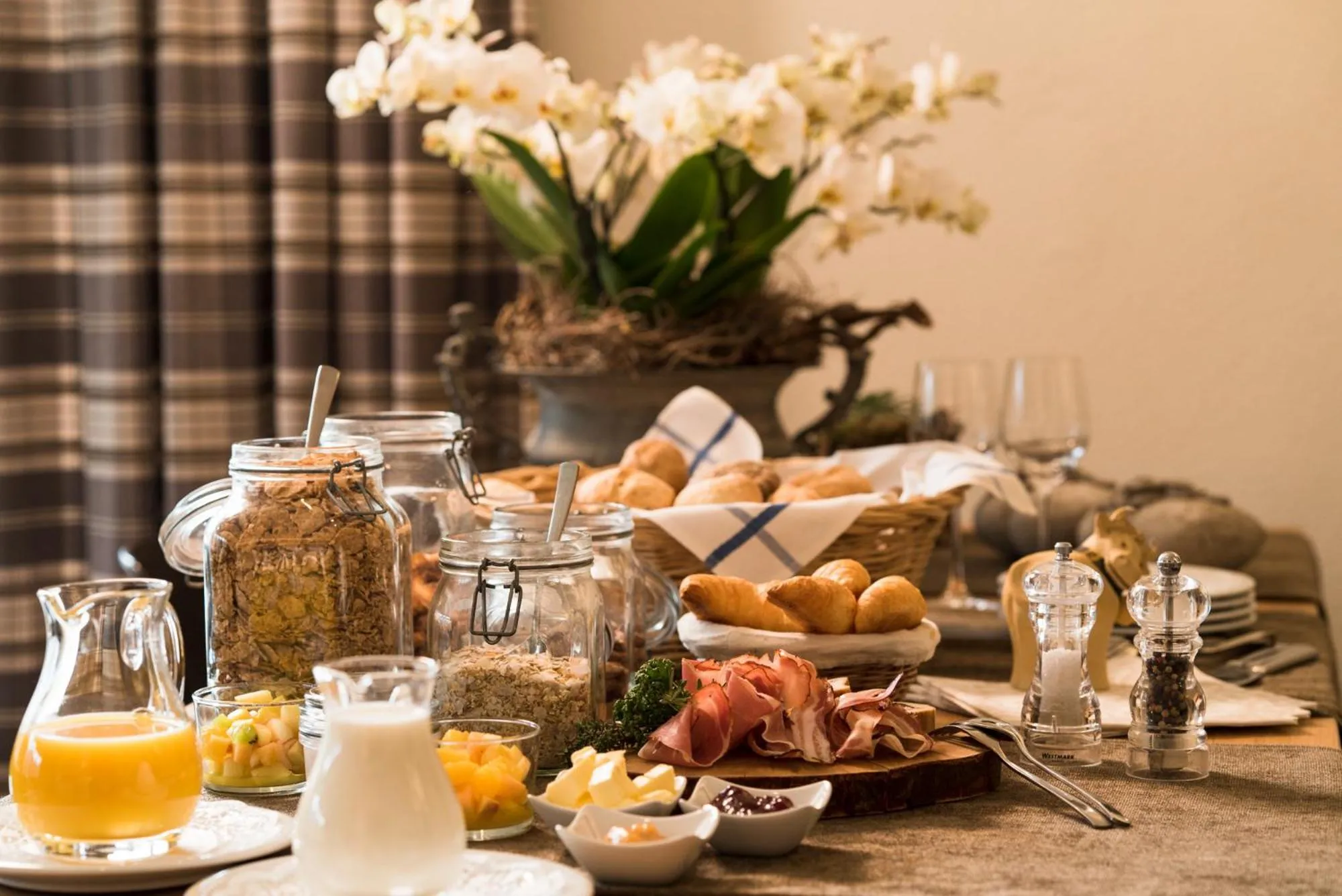 Breakfast in Hotel-Restaurant Burgseeli