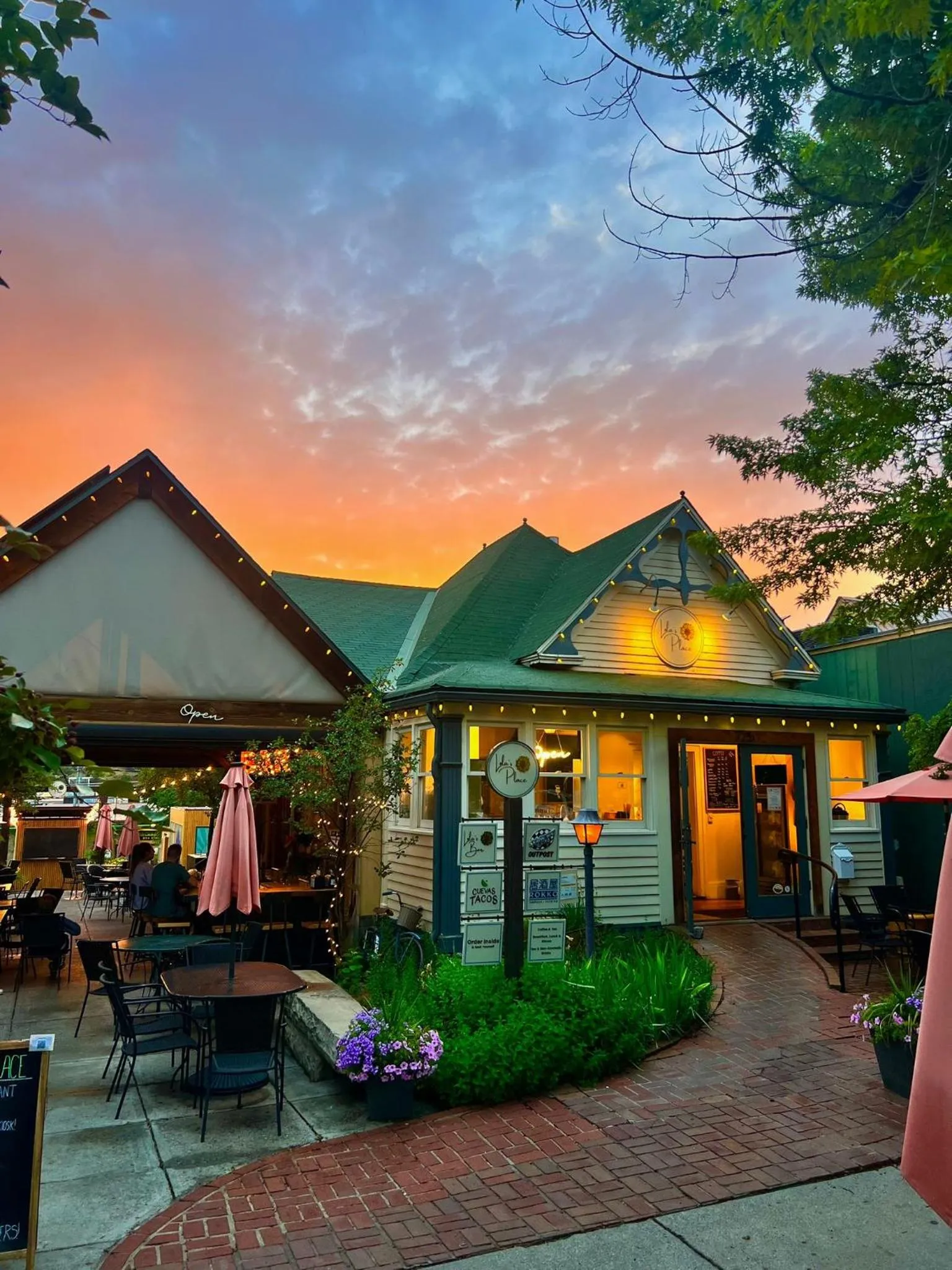 Restaurant/places to eat in Leland House Suites of Durango