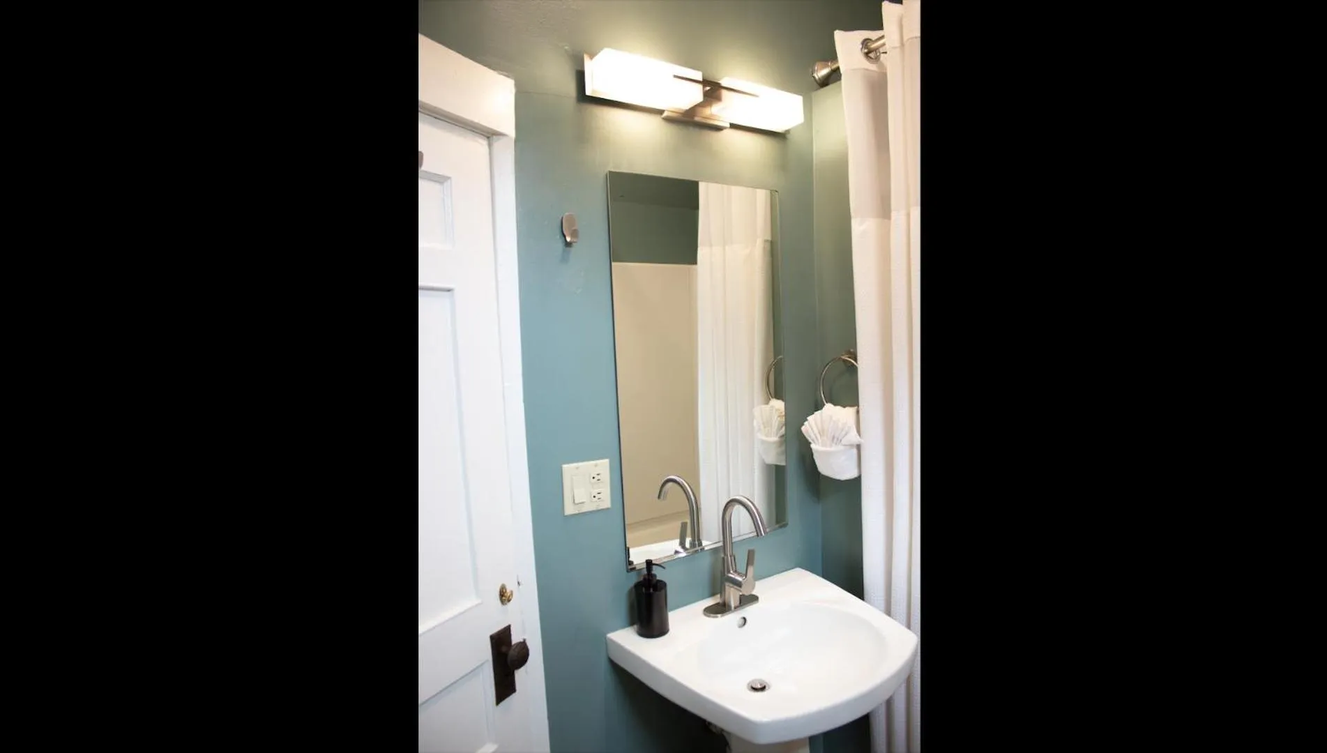 Bathroom in Leland House Suites of Durango