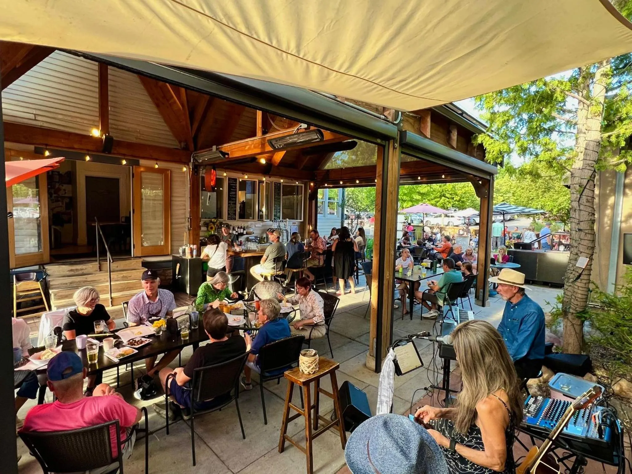 Restaurant/places to eat in Leland House Suites of Durango