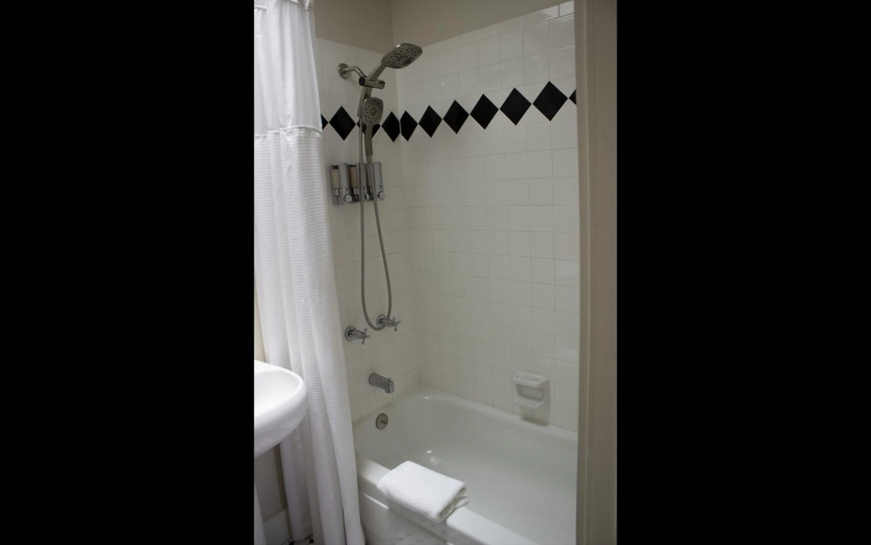 Bathroom in Leland House Suites of Durango