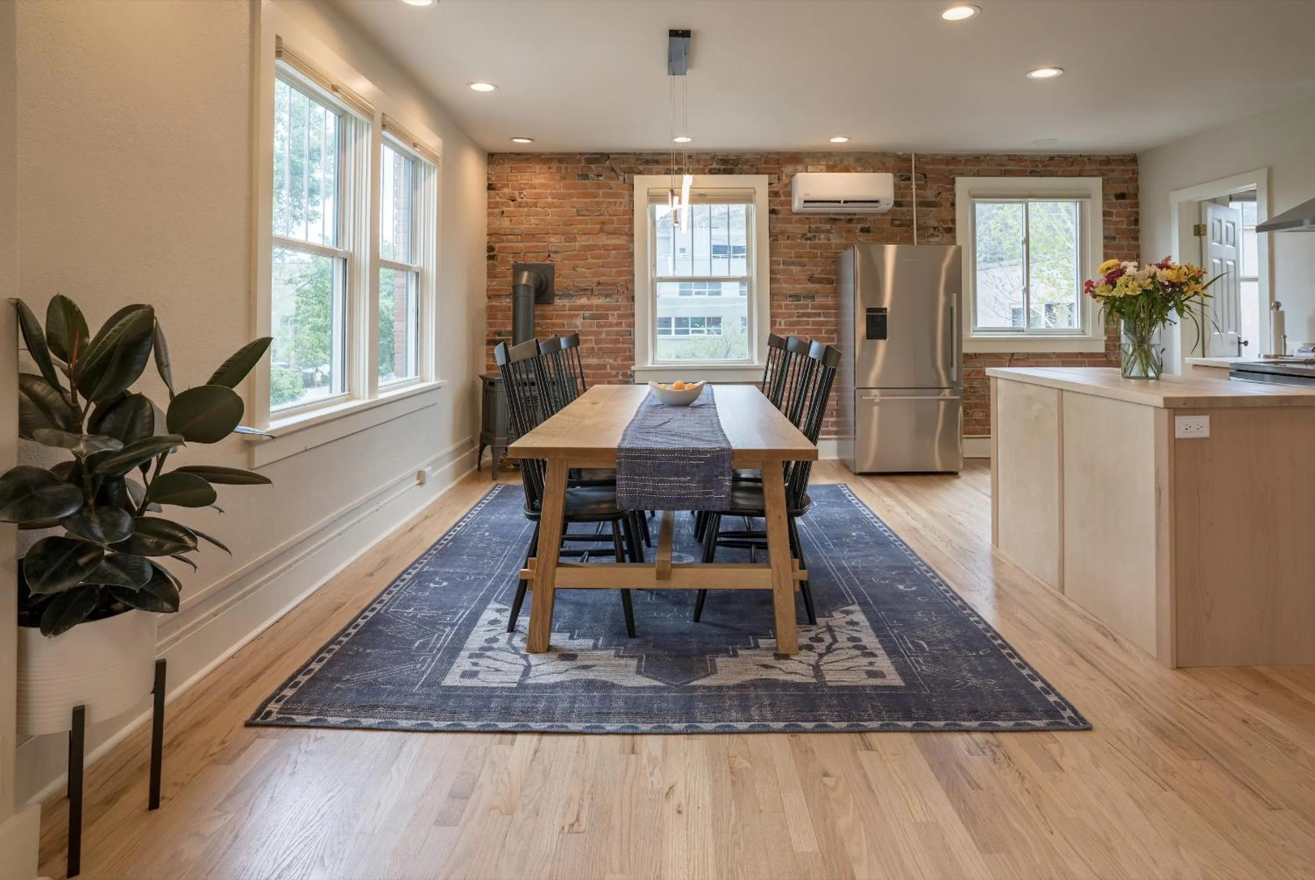 Kitchen or kitchenette in Leland House Suites of Durango