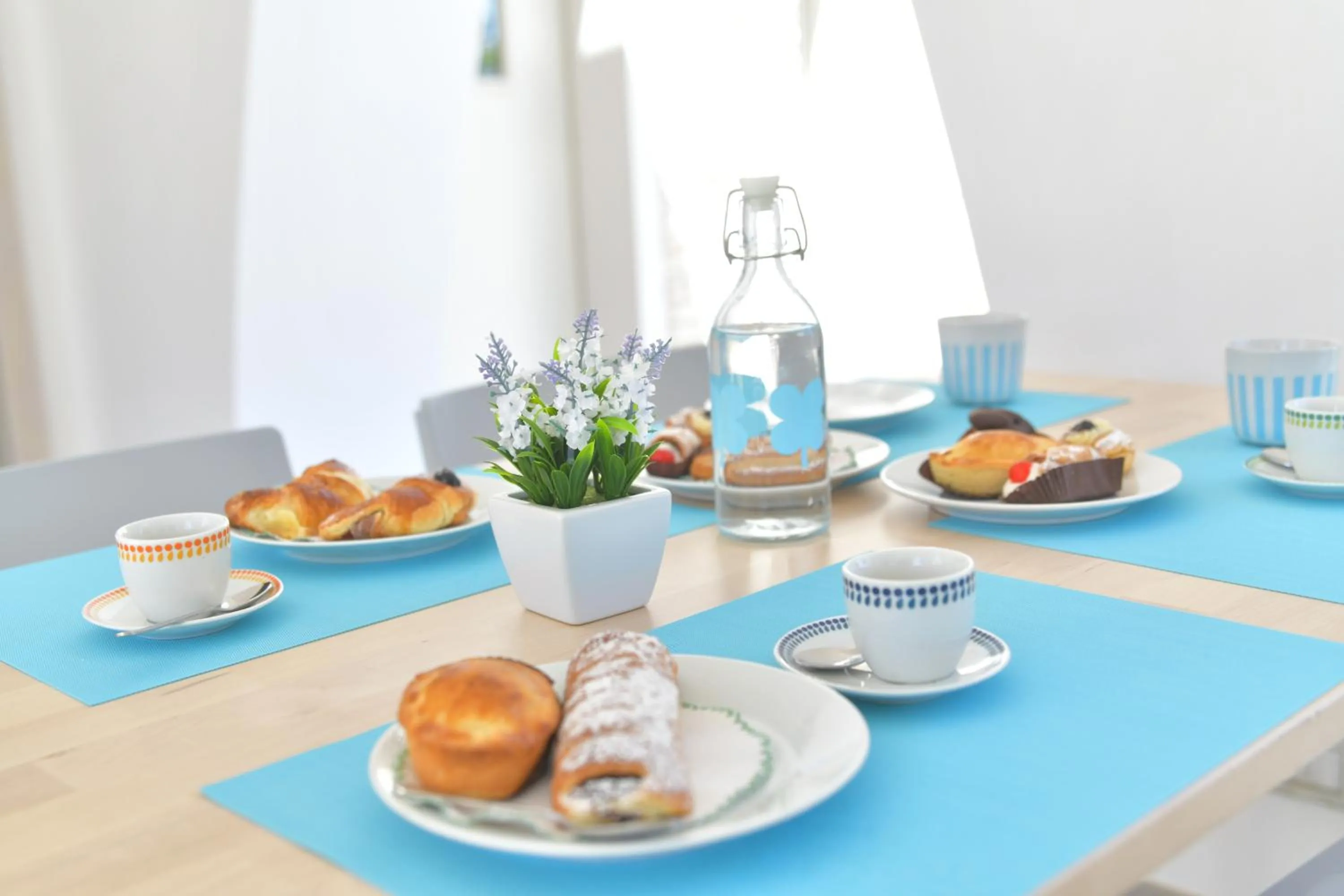Dining area in Acquadamare B&B