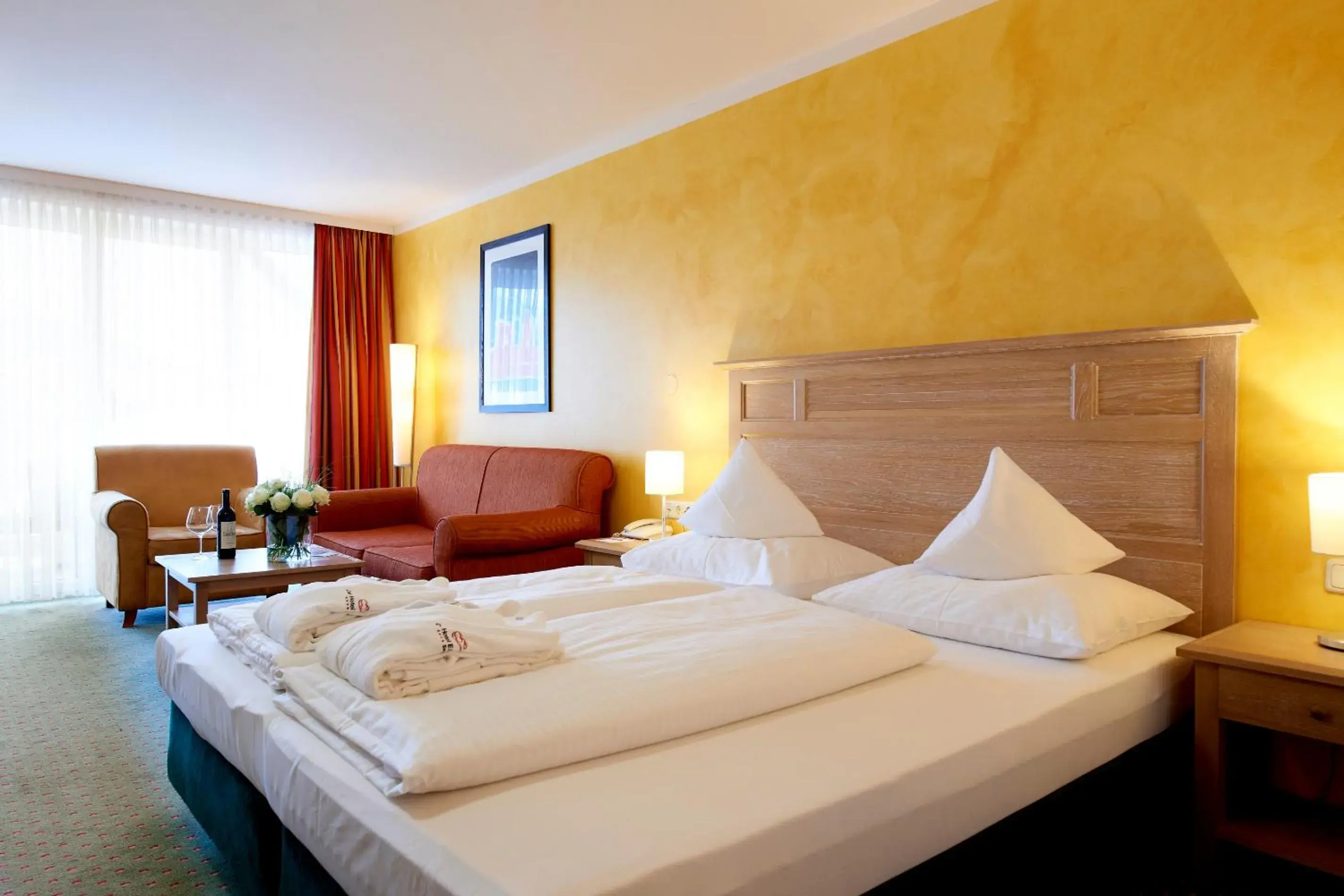 Comfort Double Room with Balcony or Terrace in Das Hotel Eden - Das Aktiv- & Wohlfühlhotel in Tirol auf 1200m Höhe Comfort Double Room with Balcony or Terrace in Das Hotel Eden - Das Aktiv- & Wohlfühlhotel in Tirol auf 1200m Höhe