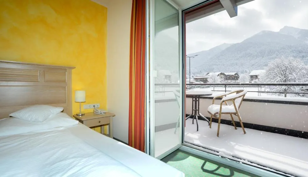 Winter, Bed in Das Hotel Eden - Das Aktiv- & Wohlfühlhotel in Tirol auf 1200m Höhe