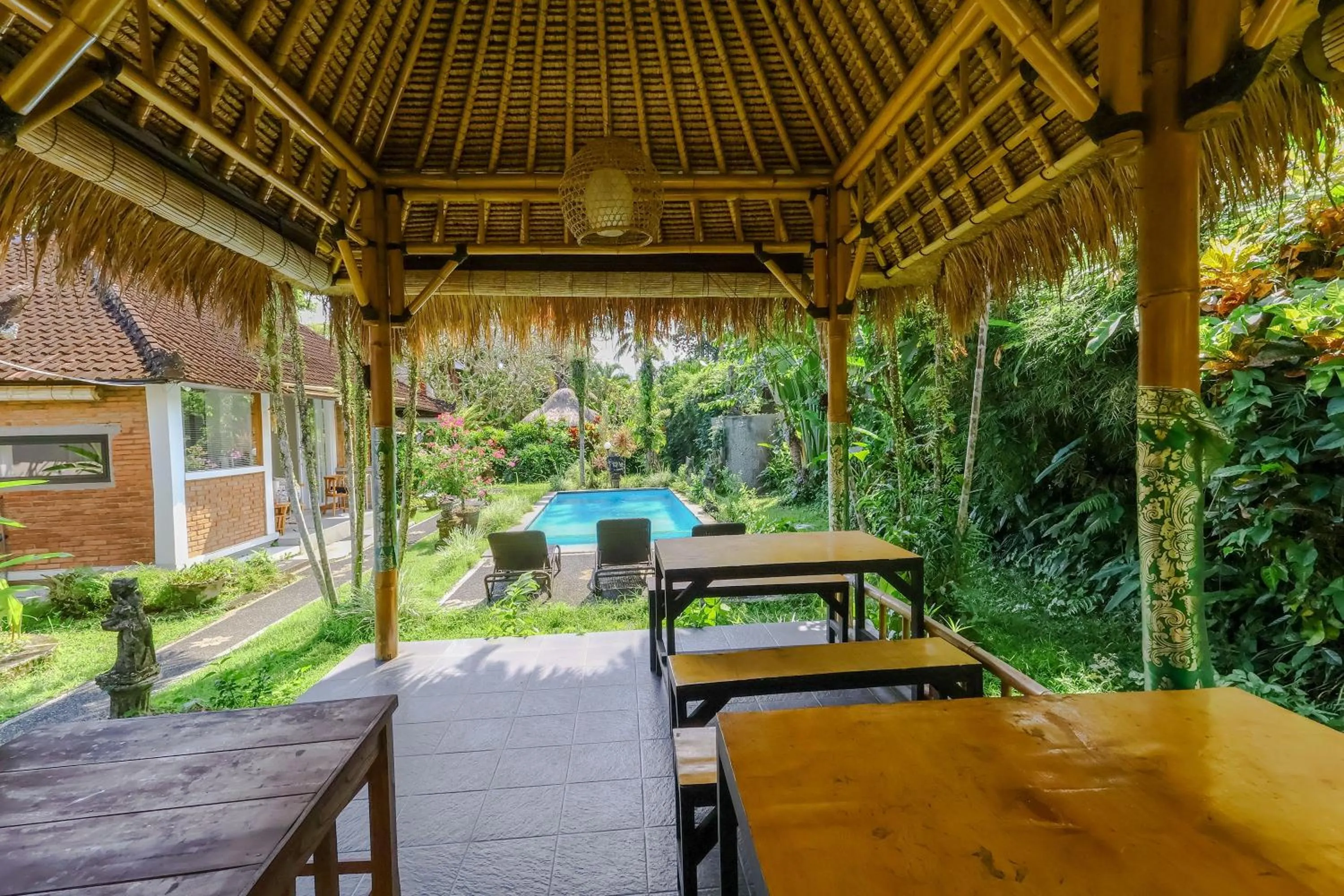 Garden view in Taman Lituhayu Cottages Ubud