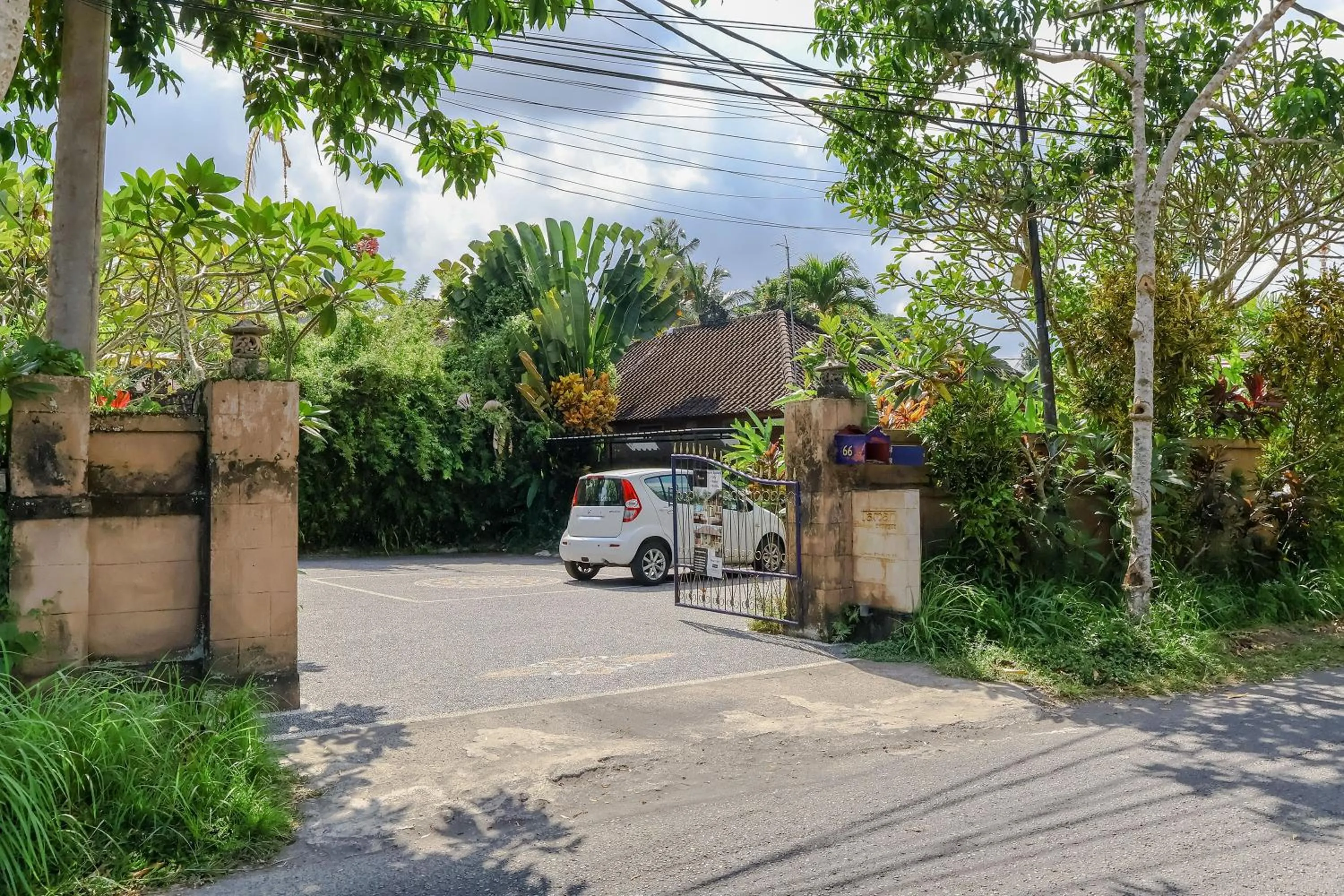 Parking in Taman Lituhayu Cottages Ubud