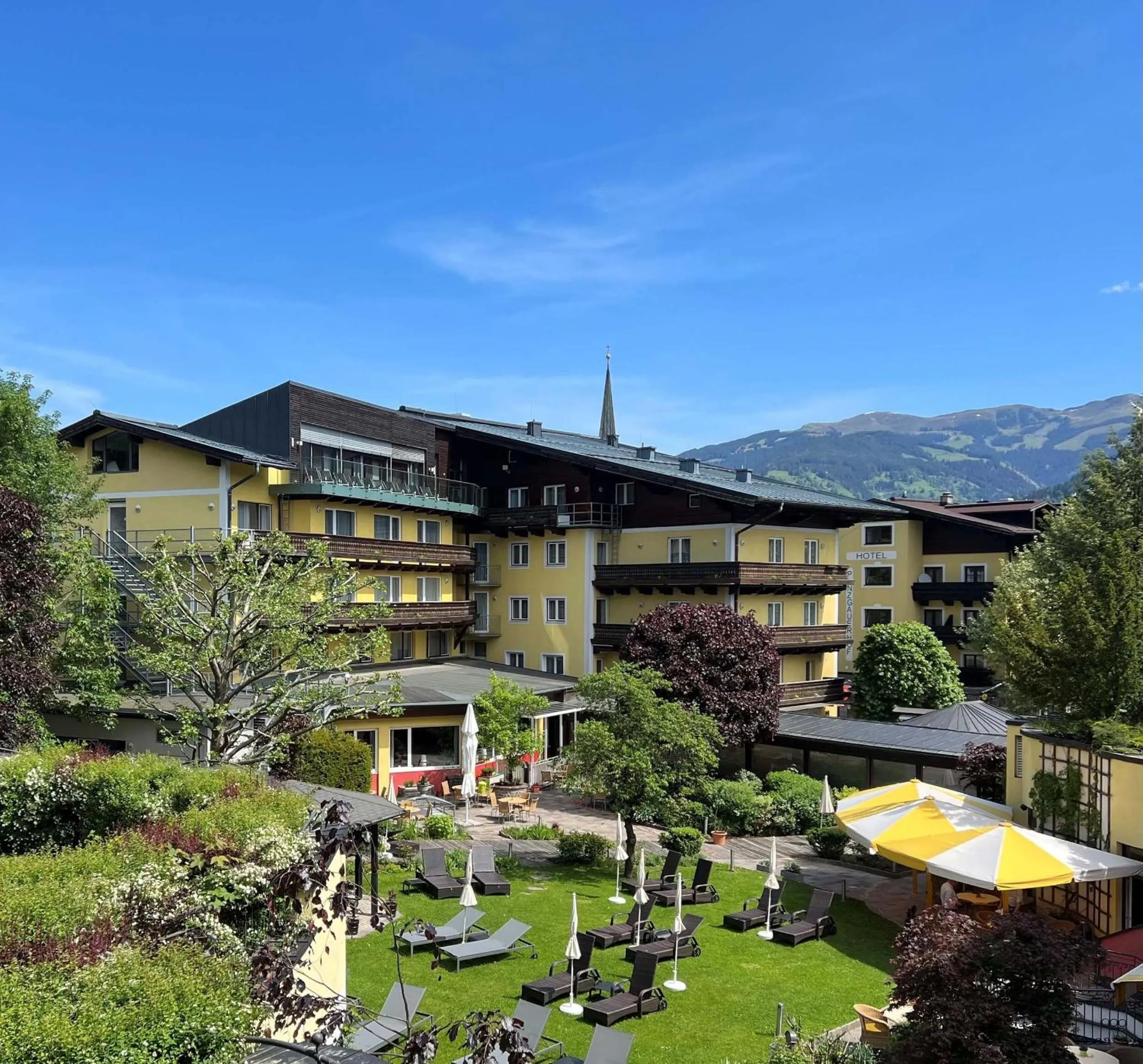 Property building in Der Schütthof