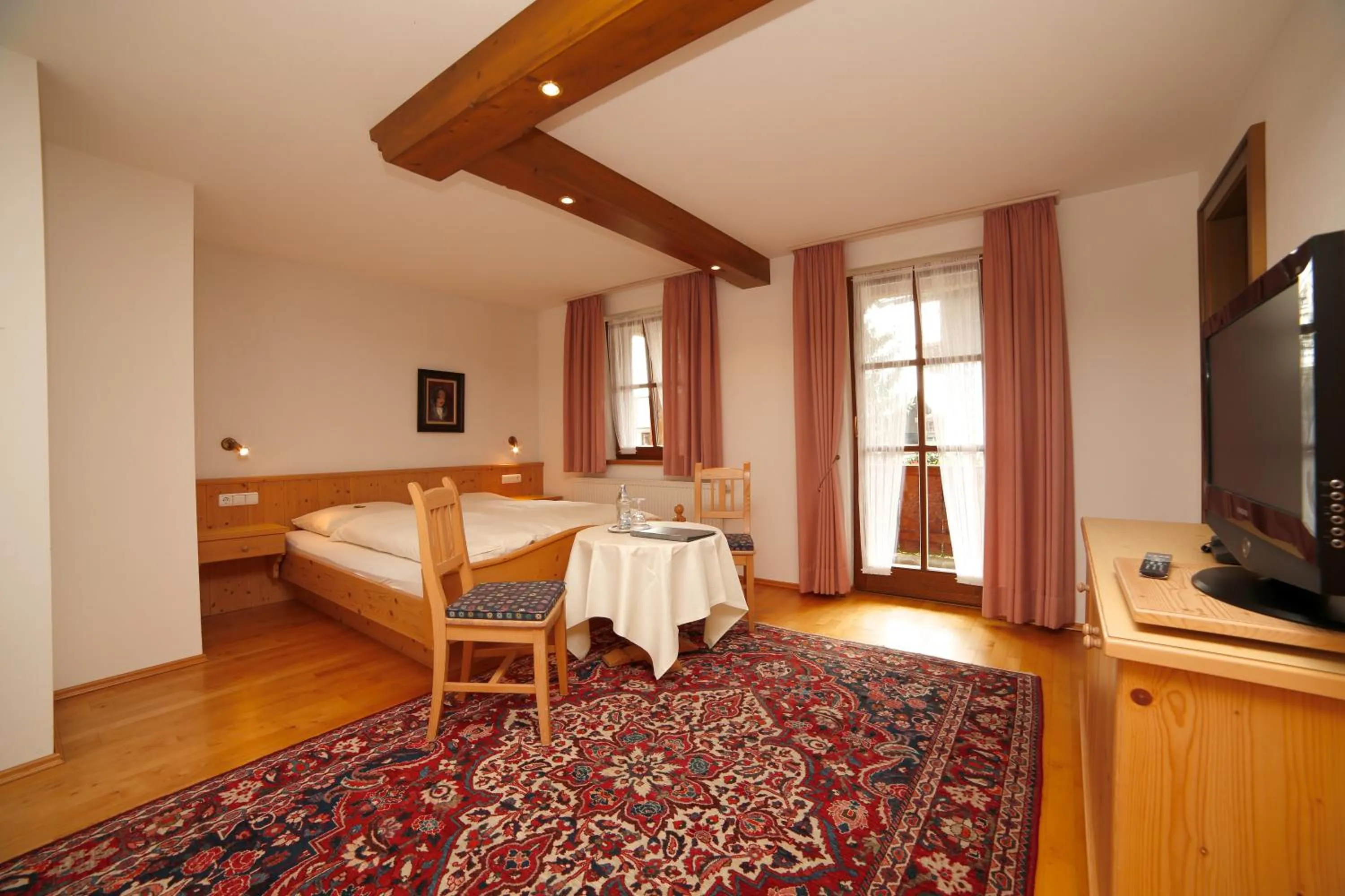 Day, Bed in Hotel Oberschmied